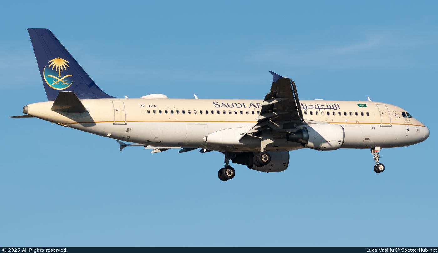 Photo of HZ-ASA - Airbus A320-214 operated by Saudi Arabian Airlines