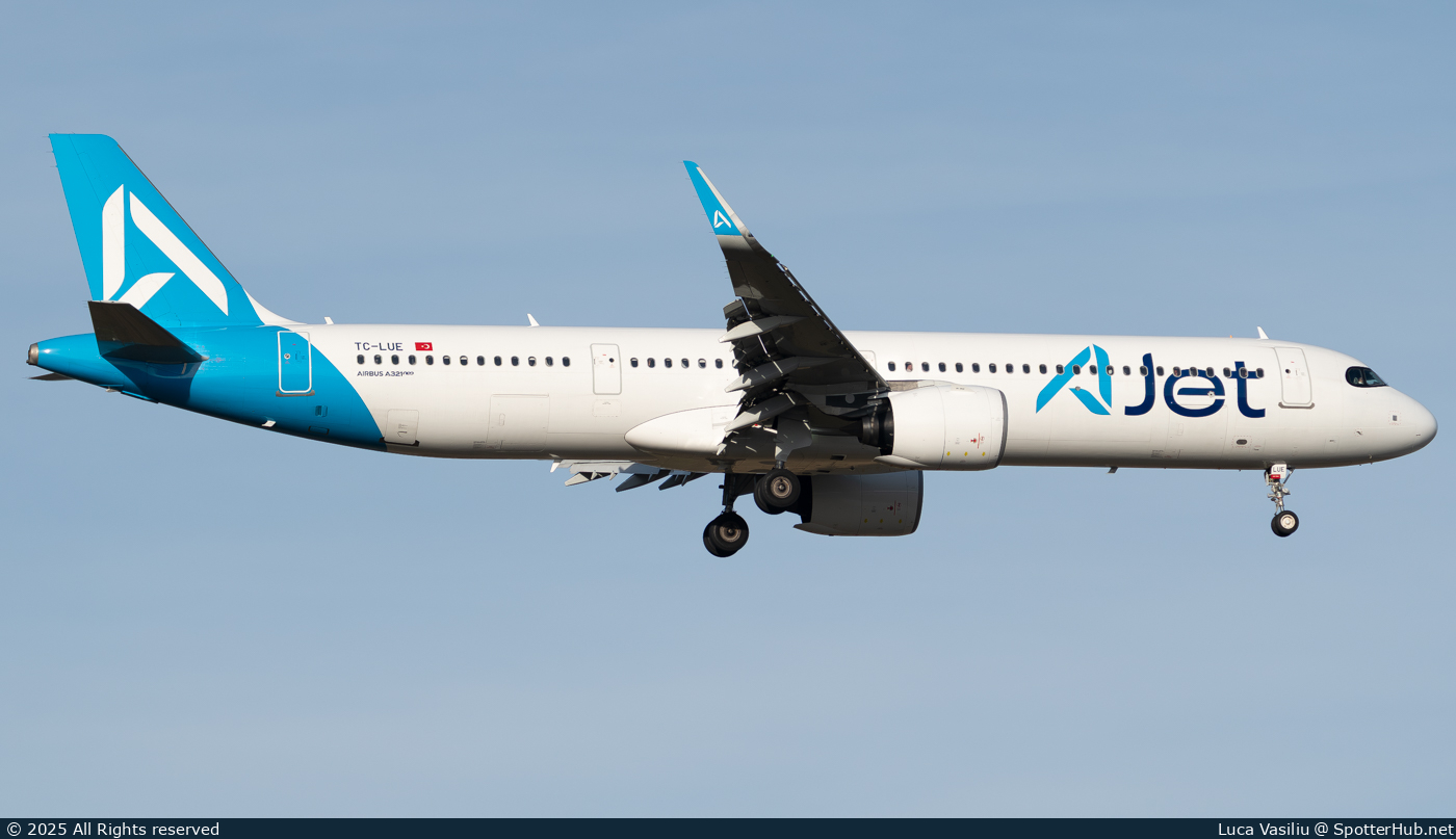 Photo of TC-LUE - Airbus A321-271NX operated by AJet