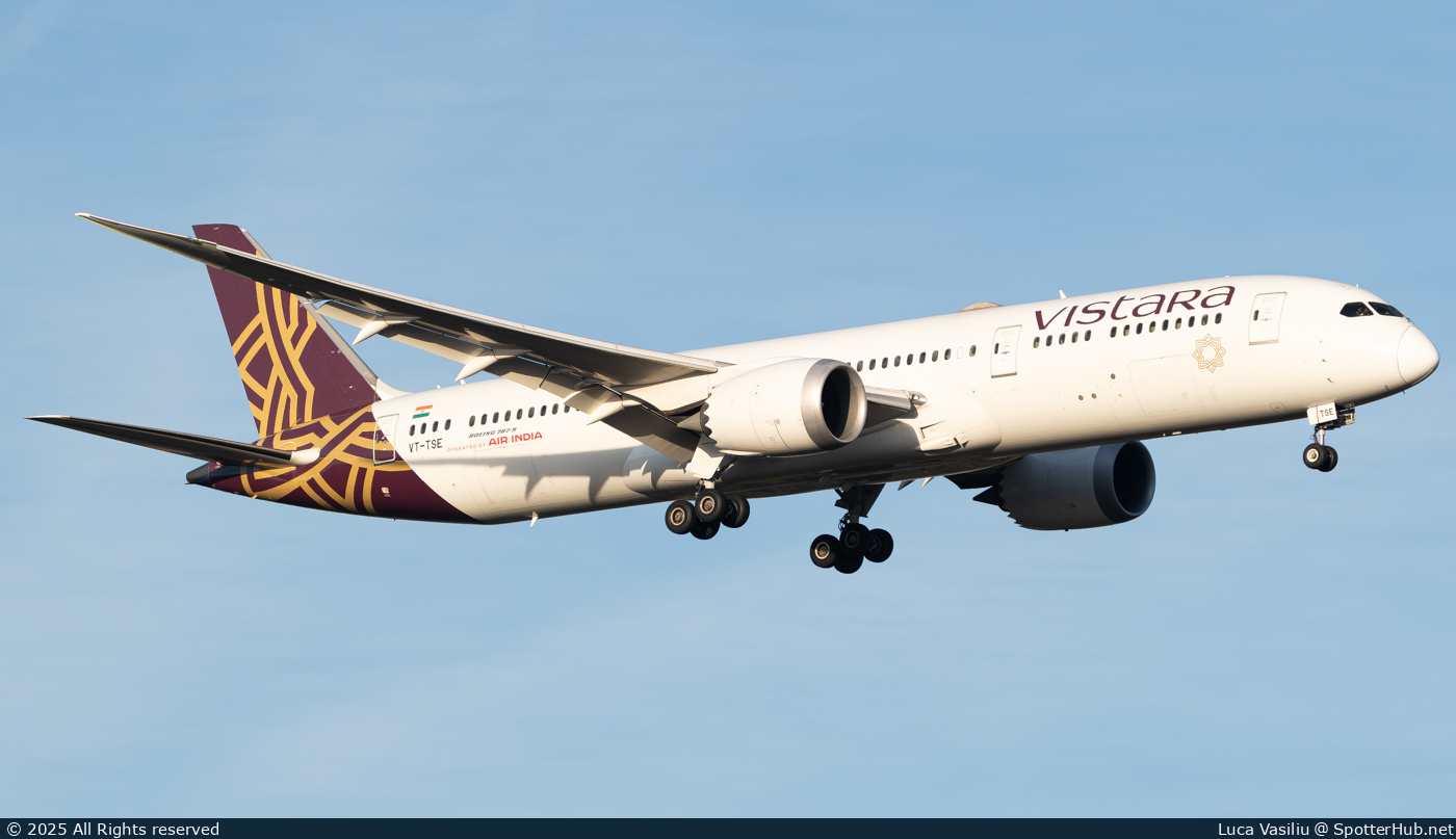 Photo of VT-TSE - Boeing 787-9 Dreamliner operated by Air India