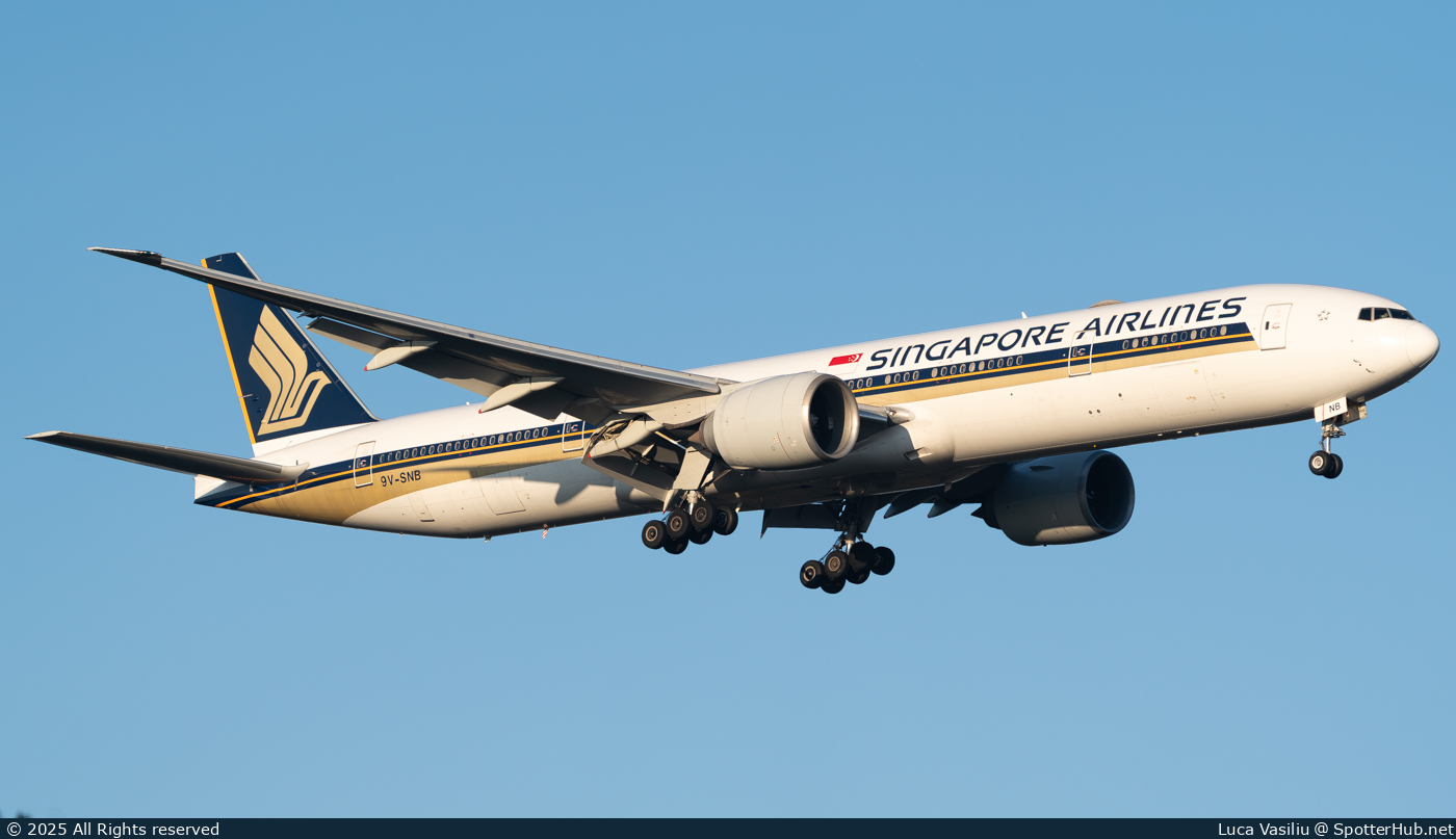 Photo of 9V-SNB - Boeing 777-312(ER) operated by Singapore Airlines
