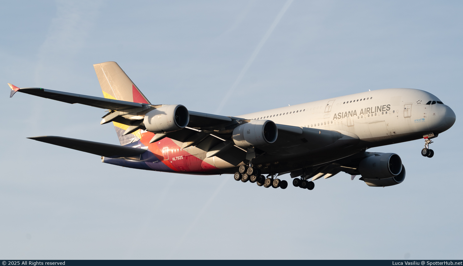 Photo of HL7625 - Airbus A380-841 operated by Asiana Airlines