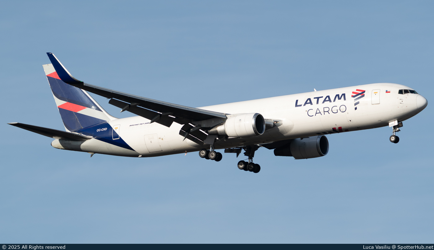 Photo of CC-CXD - Boeing 767-316(ER)(BCF) operated by LATAM Cargo