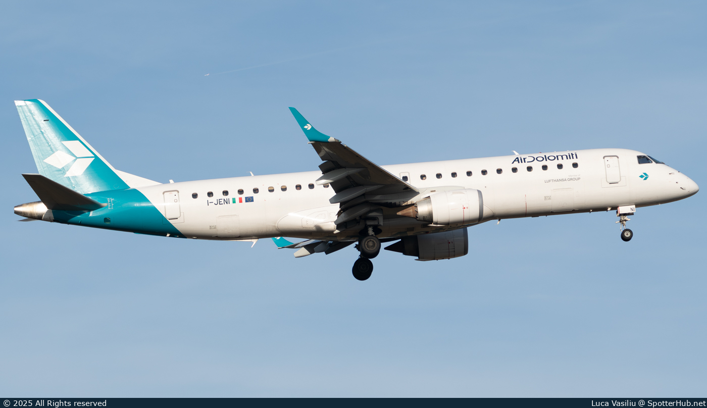 Photo of I-JENI - Embraer ERJ-190LR operated by Air Dolomiti