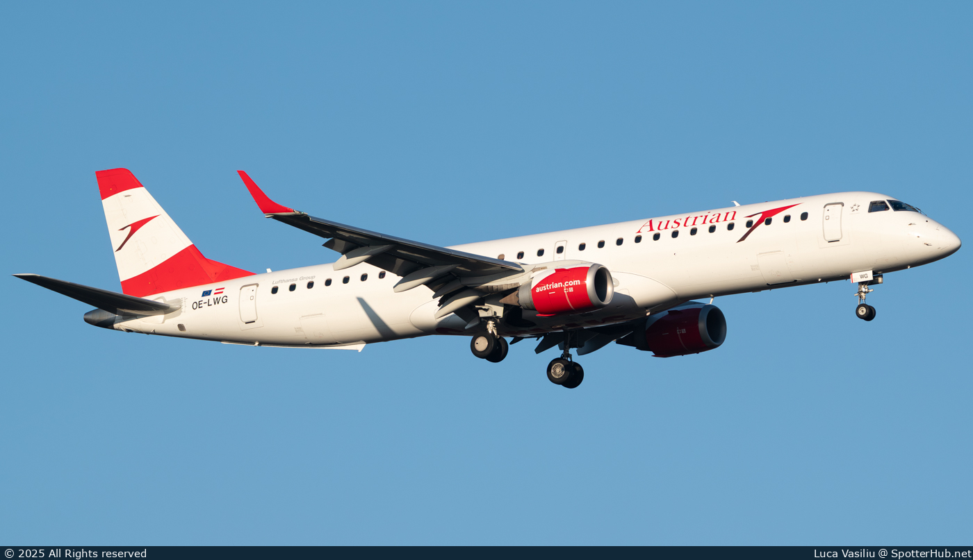 Photo of OE-LWG - Embraer ERJ-195LR operated by Austrian Airlines