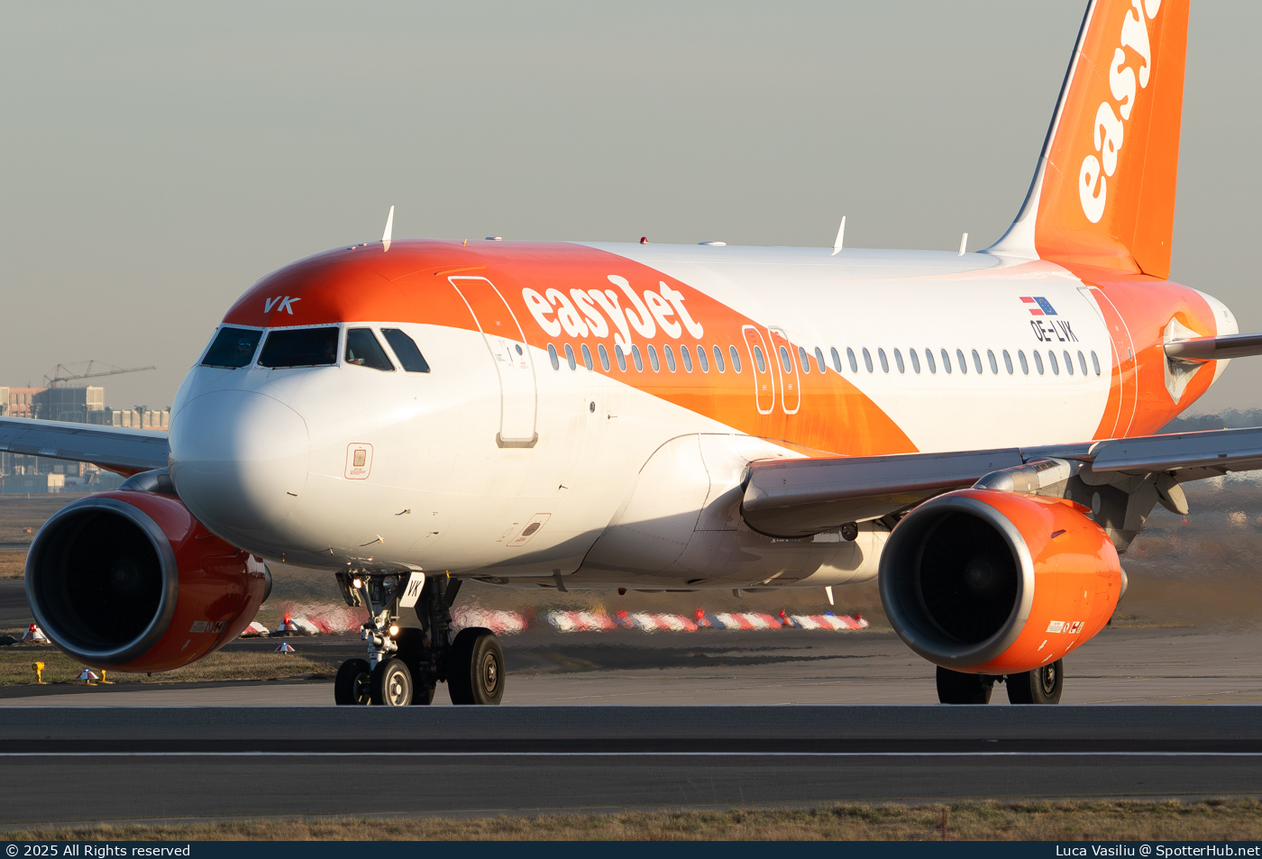 Photo of OE-LVK - Airbus A319-111 operated by easyJet Europe