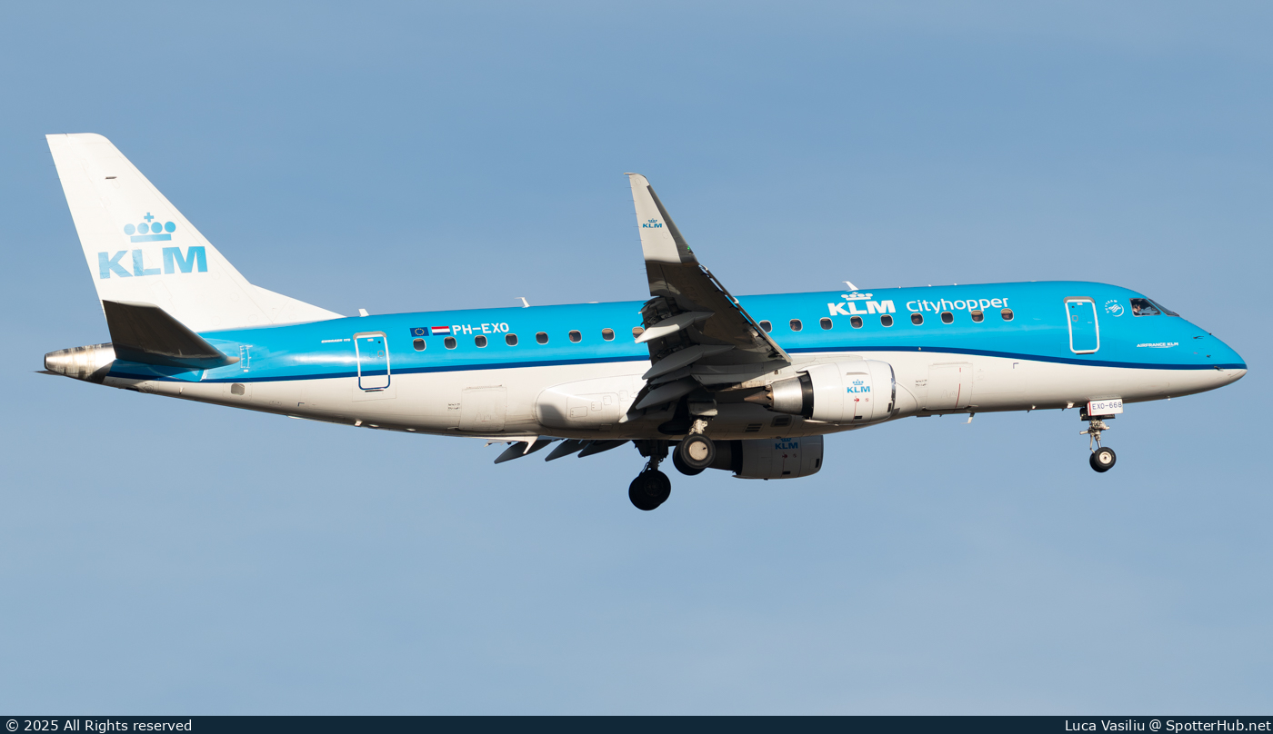 Photo of PH-EXO - Embraer ERJ-175STD operated by KLM Cityhopper