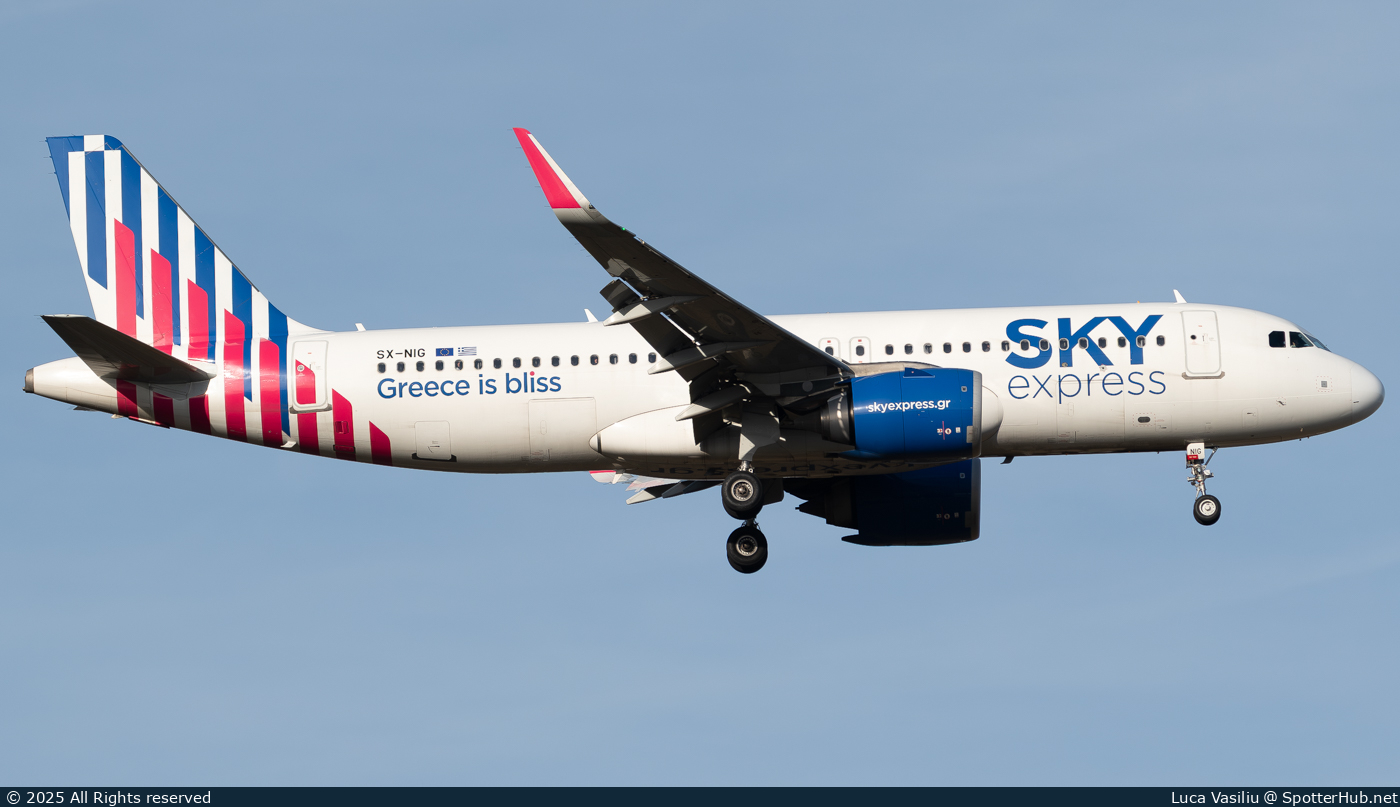 Photo of SX-NIG - Airbus A320-251N operated by Sky Express