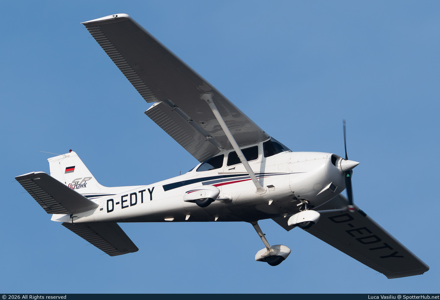 Photo of D-EDTY - Cessna 172S Skyhawk SP operated by Motorfliegerclub Schwäbisch Hall