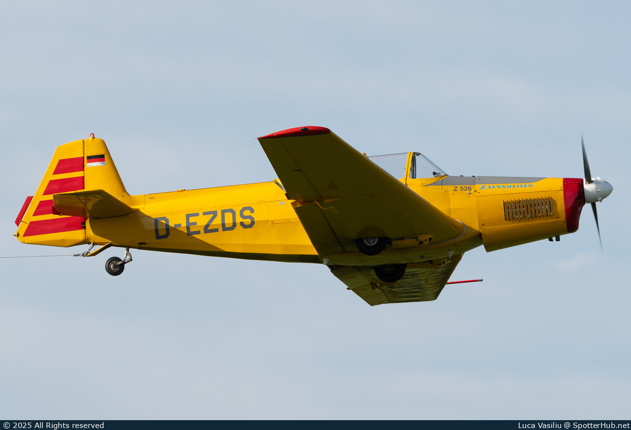 Photo of D-EZDS - Zlín Z-526F Trenér Master operated by Private