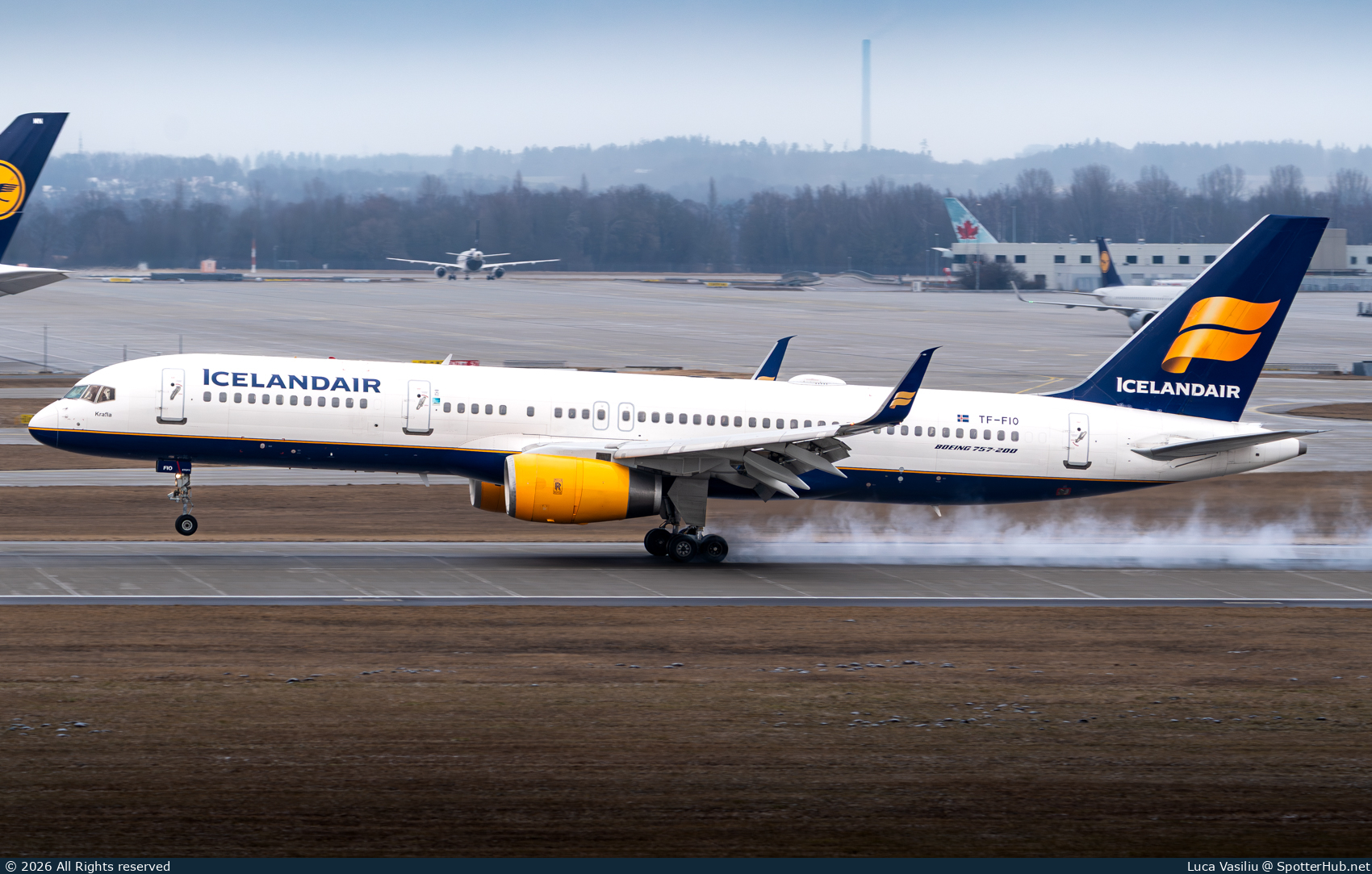 Photo of TF-FIO - Boeing 757-208 operated by Icelandair