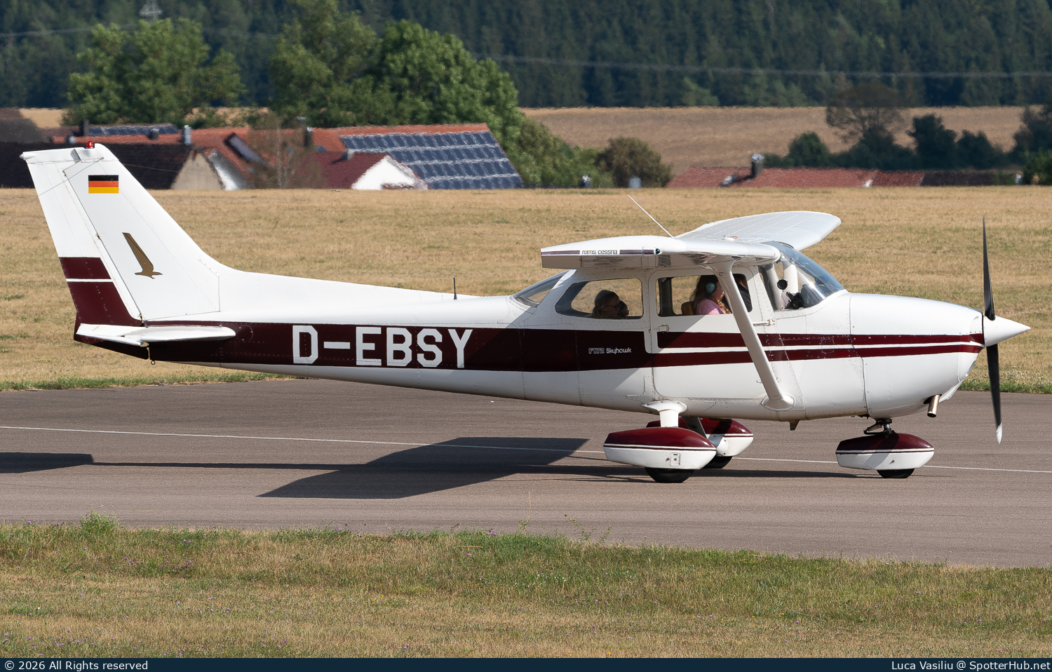 Photo of D-EBSY - Reims-Cessna F172N Skyhawk operated by Private