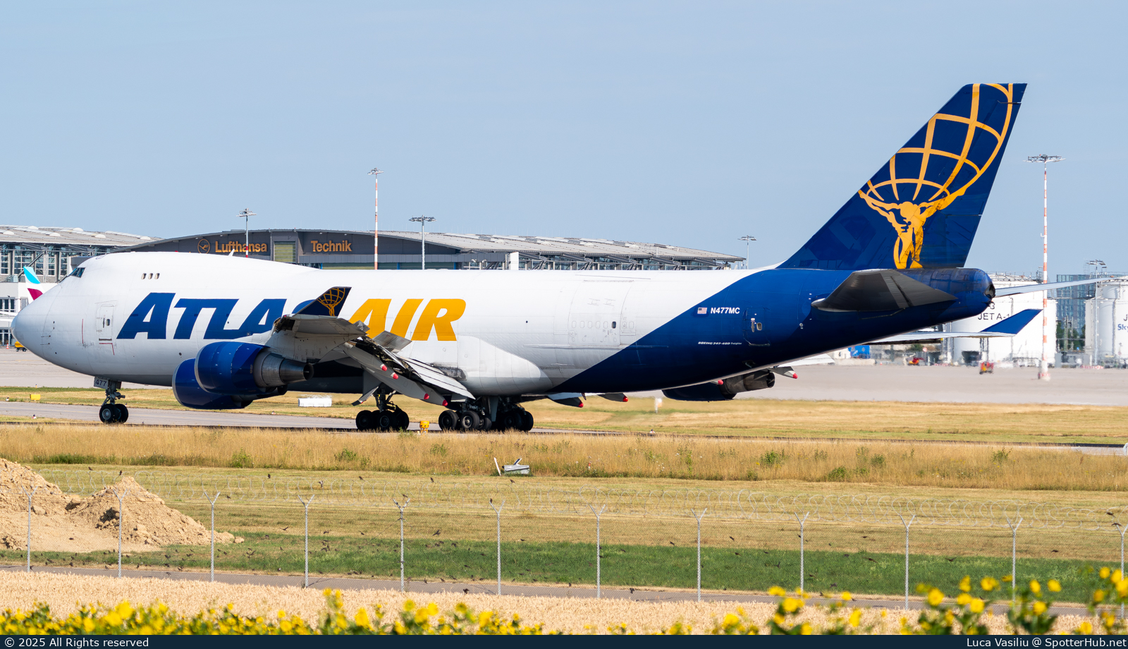 Photo of N477MC - Boeing 747-47UF operated by Atlas Air