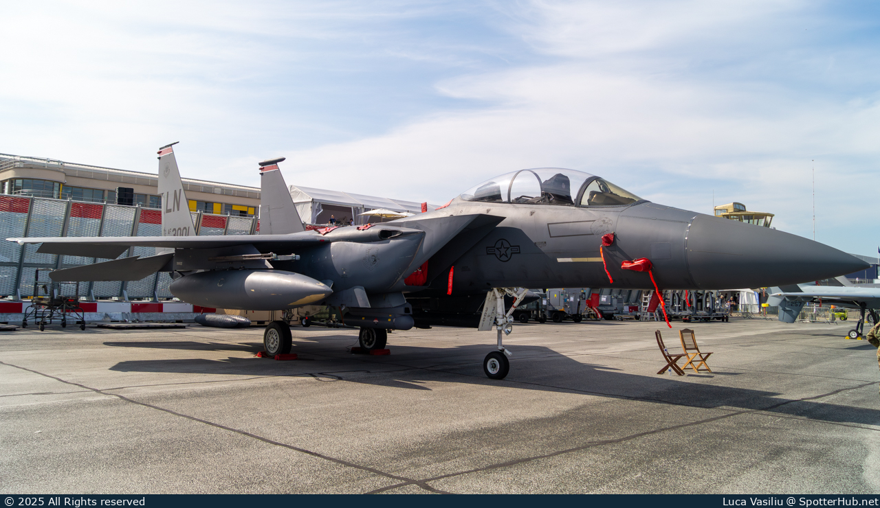 Photo of 00-3001 - Boeing F-15E Strike Eagle operated by US Air Force