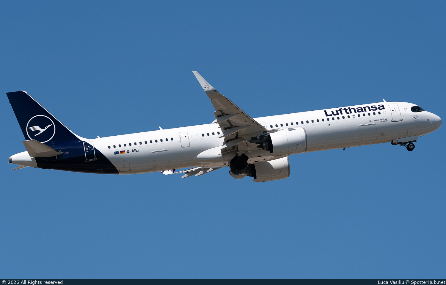 Photo of D-AIEI - Airbus A321-271NX operated by Lufthansa