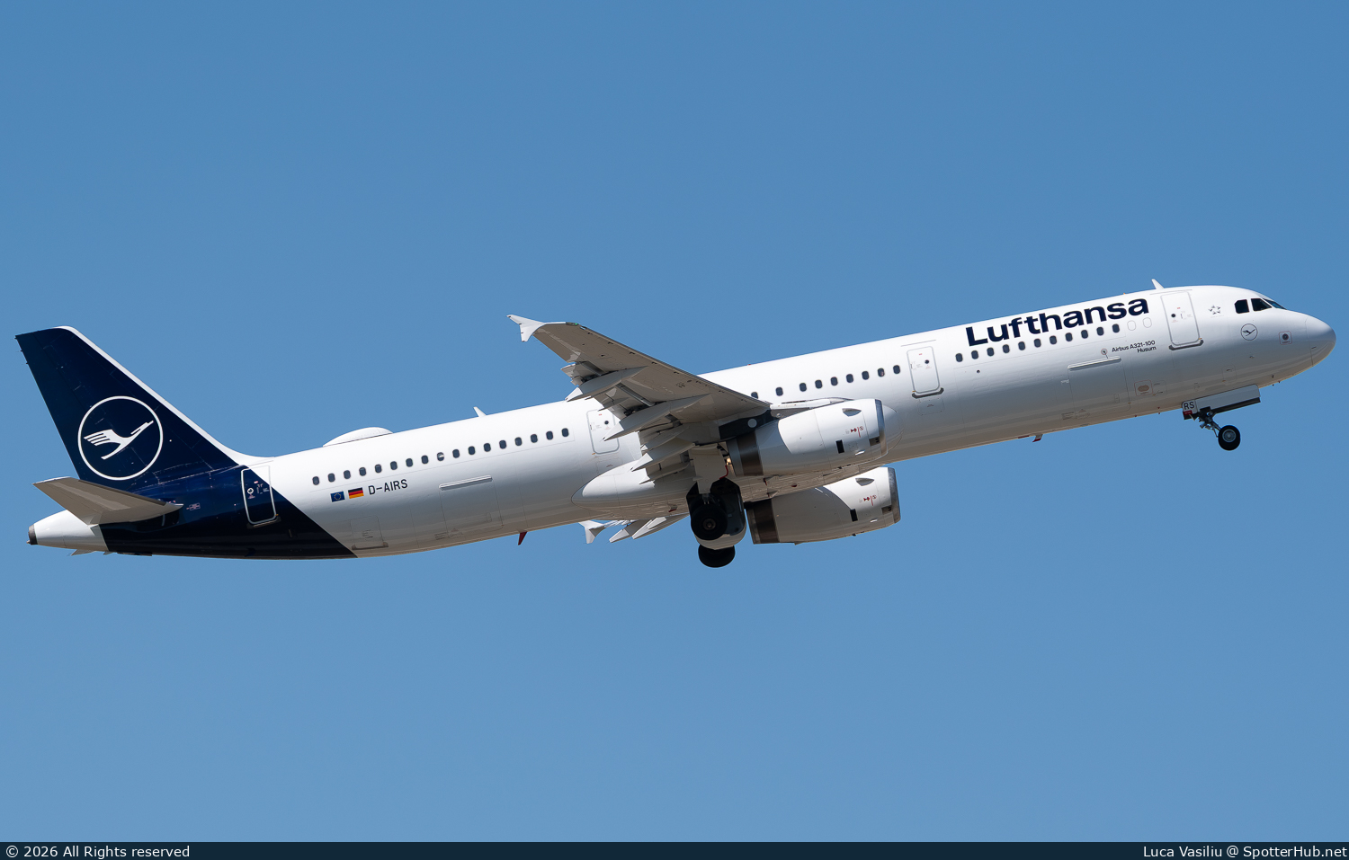 Photo of D-AIRS - Airbus A321-131 operated by Lufthansa