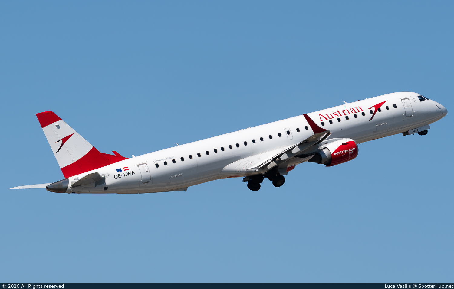 Photo of OE-LWA - Embraer ERJ-195LR operated by Austrian Airlines