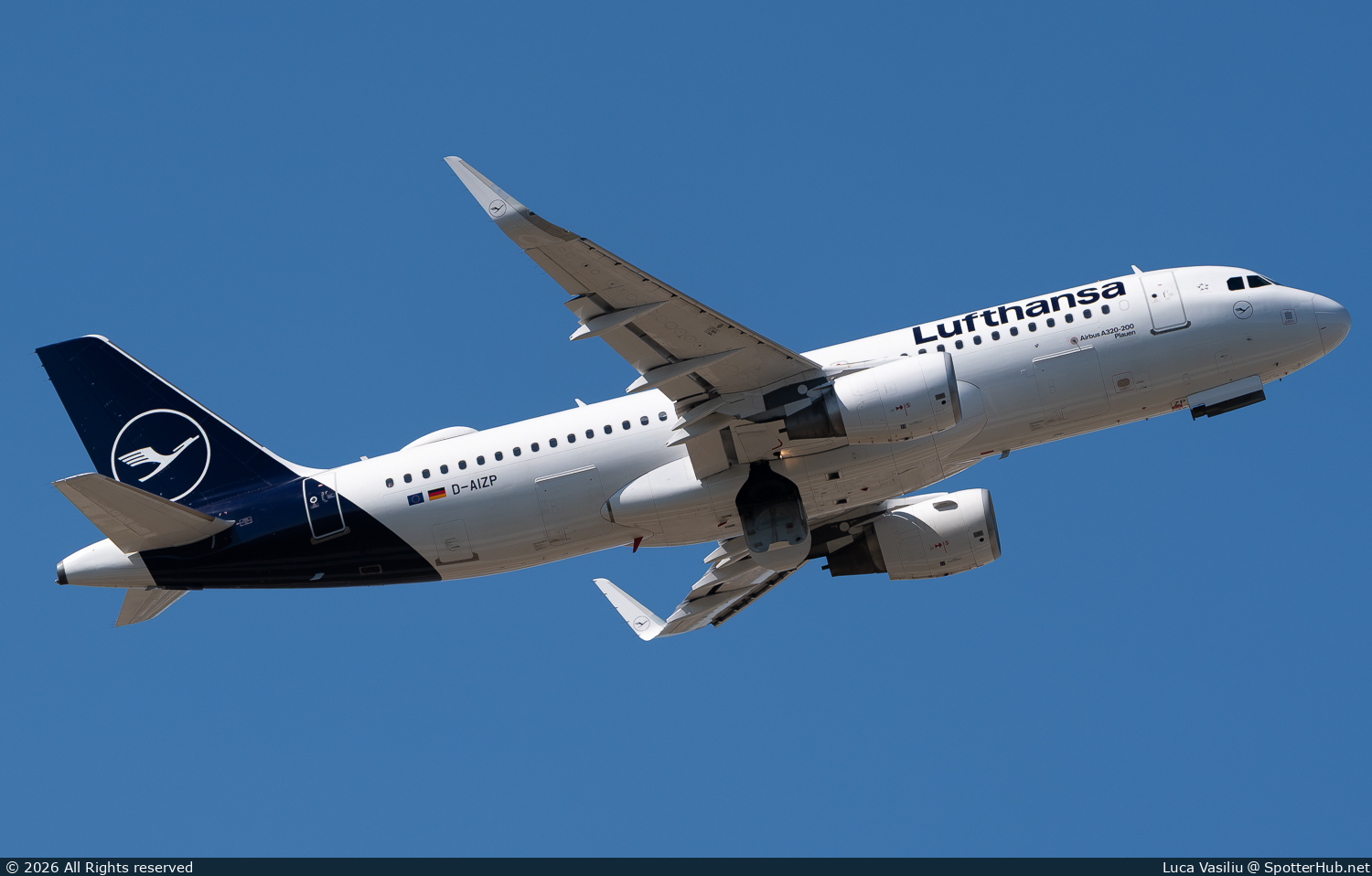 Photo of D-AIZP - Airbus A320-214 operated by Lufthansa