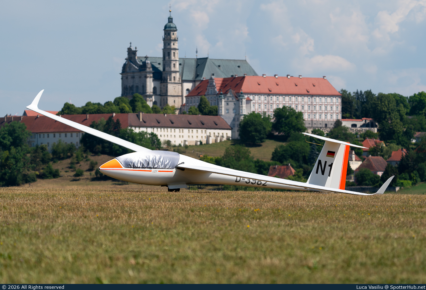 Photo of D-3962 - Rolladen-Schneider LS8-a operated by Segelfliegergruppe Neresheim