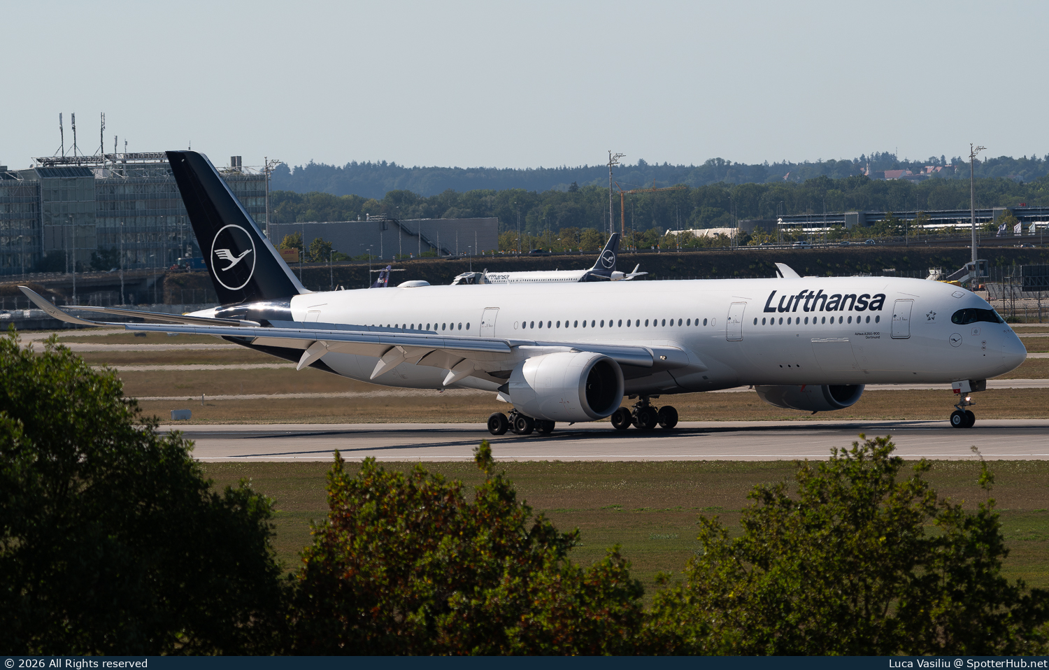 Photo of D-AIXI - Airbus A350-941 operated by Lufthansa