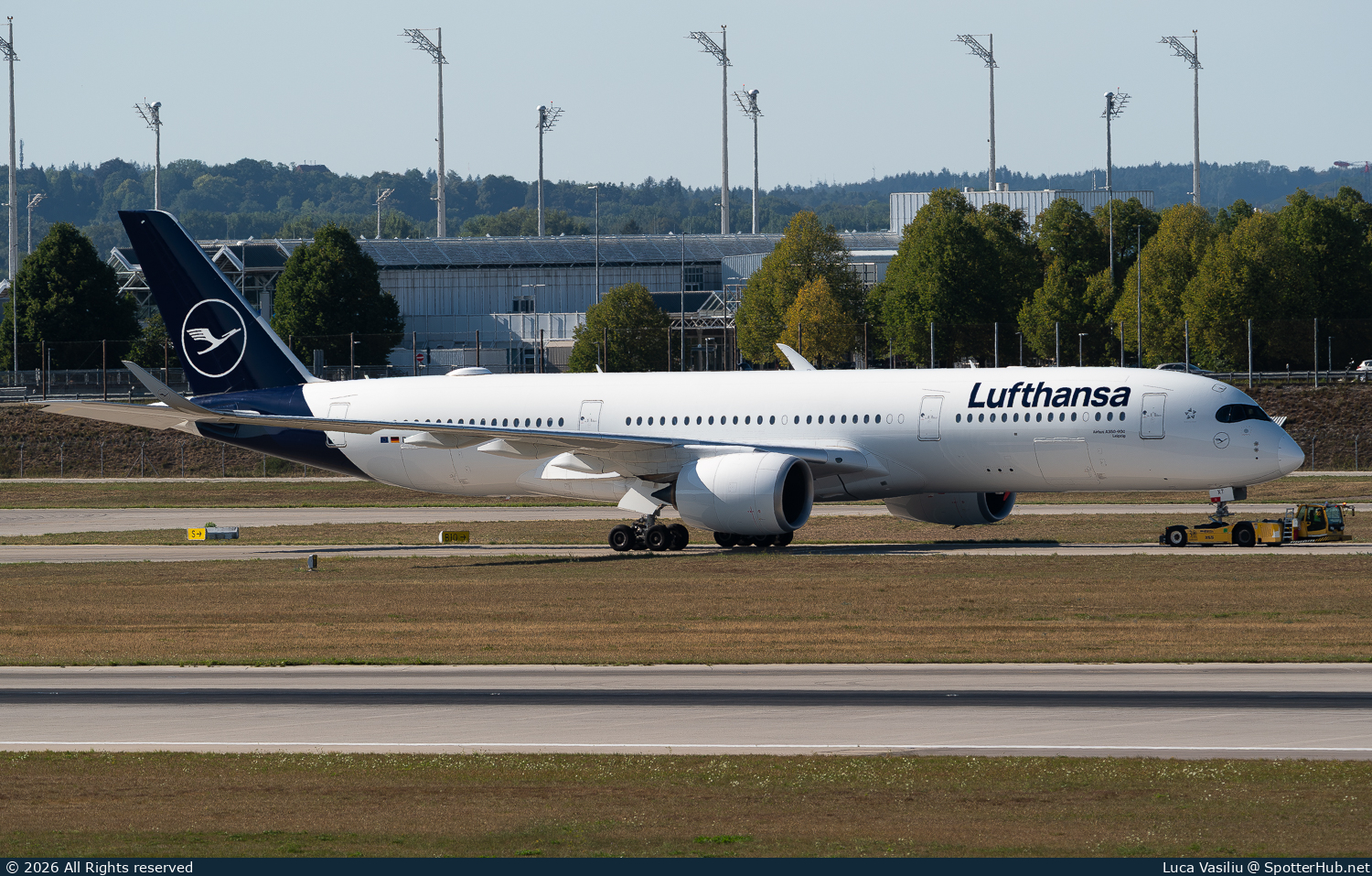 Photo of D-AIXT - Airbus A350-941 operated by Lufthansa