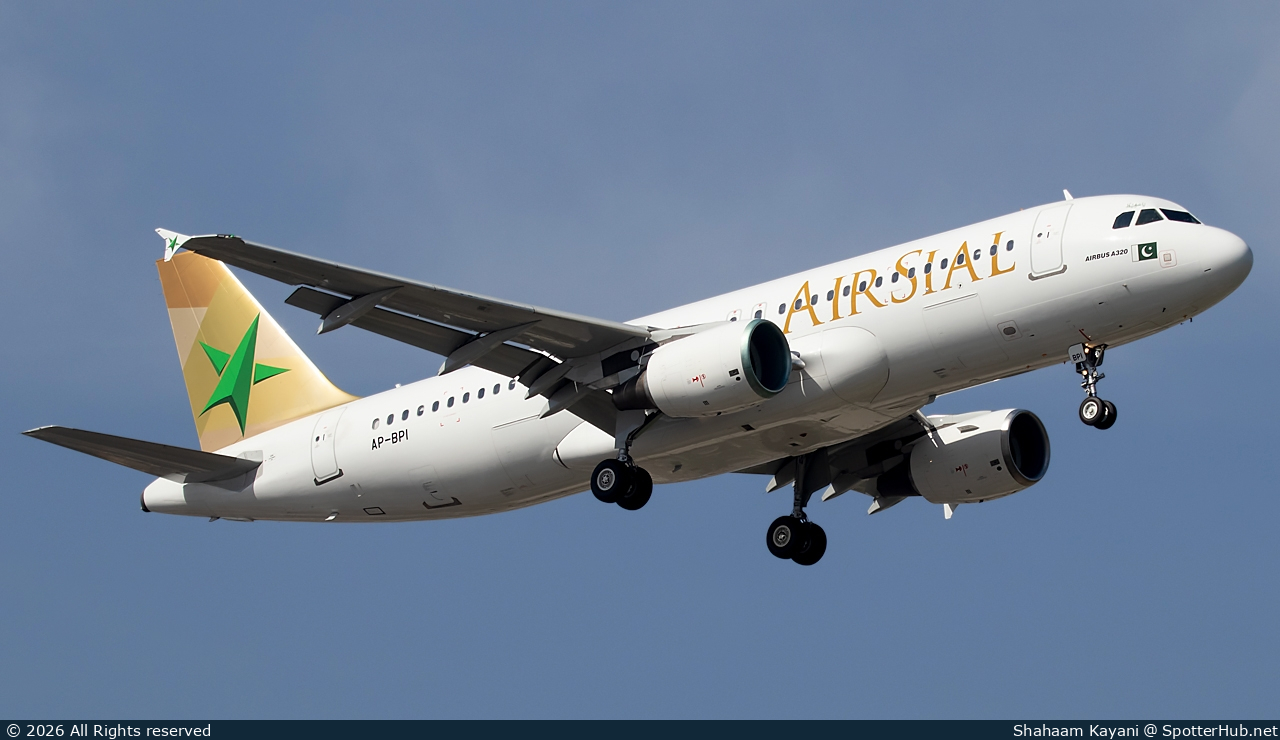 Photo of AP-BPI - Airbus A320-214 operated by AirSial