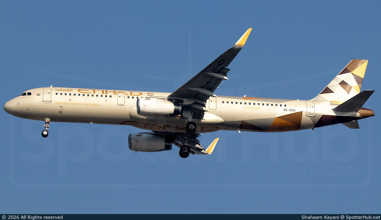 Photo of A6-AEB - Airbus A321-231 operated by Etihad Airways