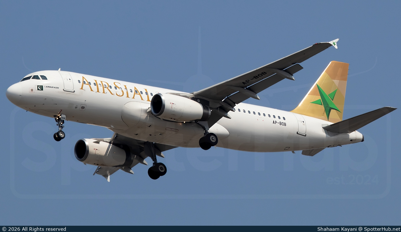 Photo of AP-BOB - Airbus A320-233 operated by AirSial