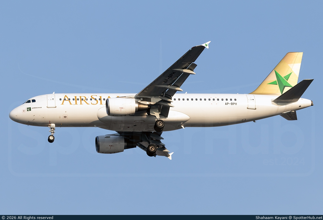 Photo of AP-BPH - Airbus A320-214 operated by AirSial
