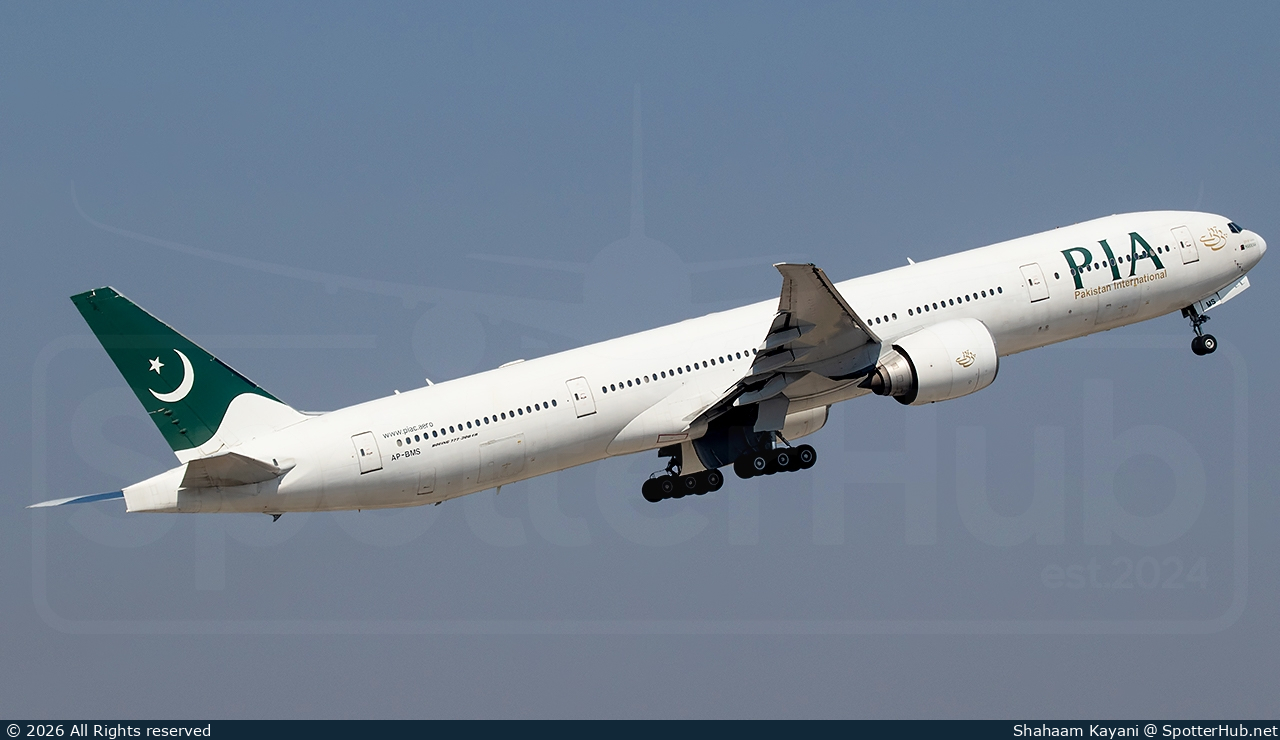 Photo of AP-BMS - Boeing 777-3Q8(ER) operated by PIA Pakistan International Airlines
