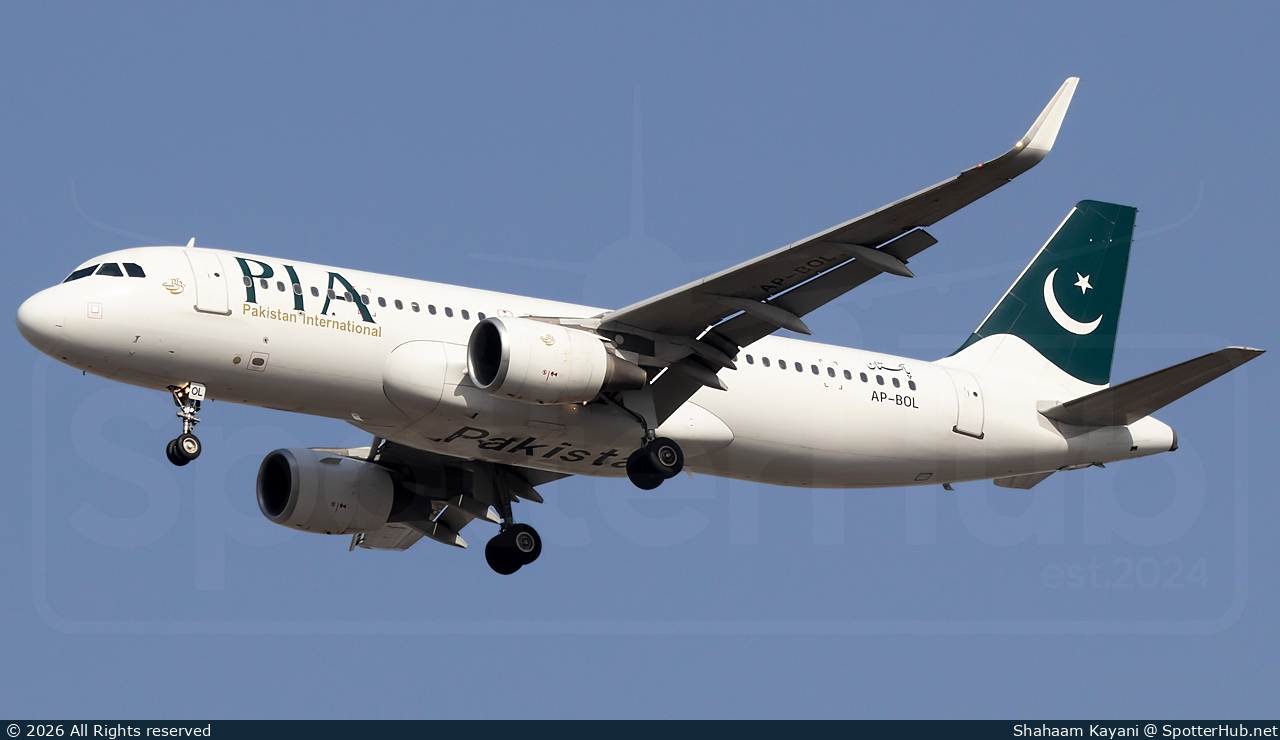 Photo of AP-BOL - Airbus A320-214 operated by PIA Pakistan International Airlines