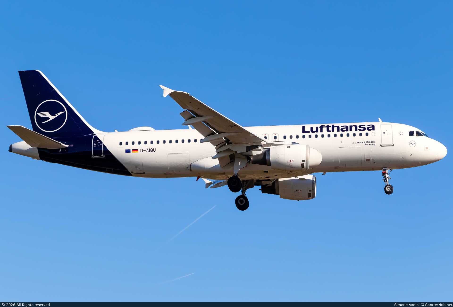 Photo of D-AIQU - Airbus A320-211 operated by Lufthansa