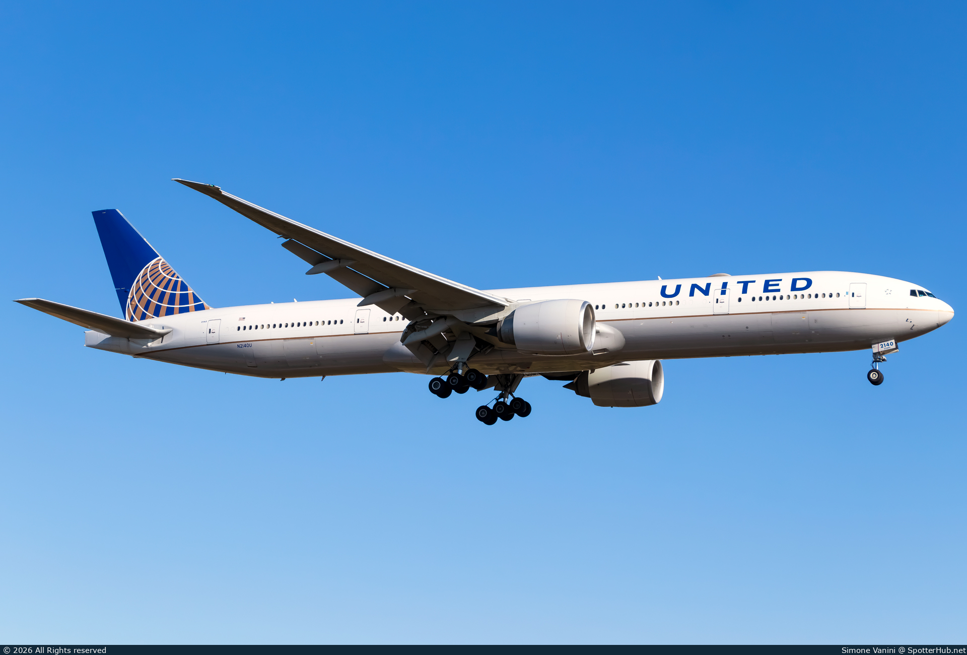 Photo of N2140U - Boeing 777-322(ER) operated by United Airlines
