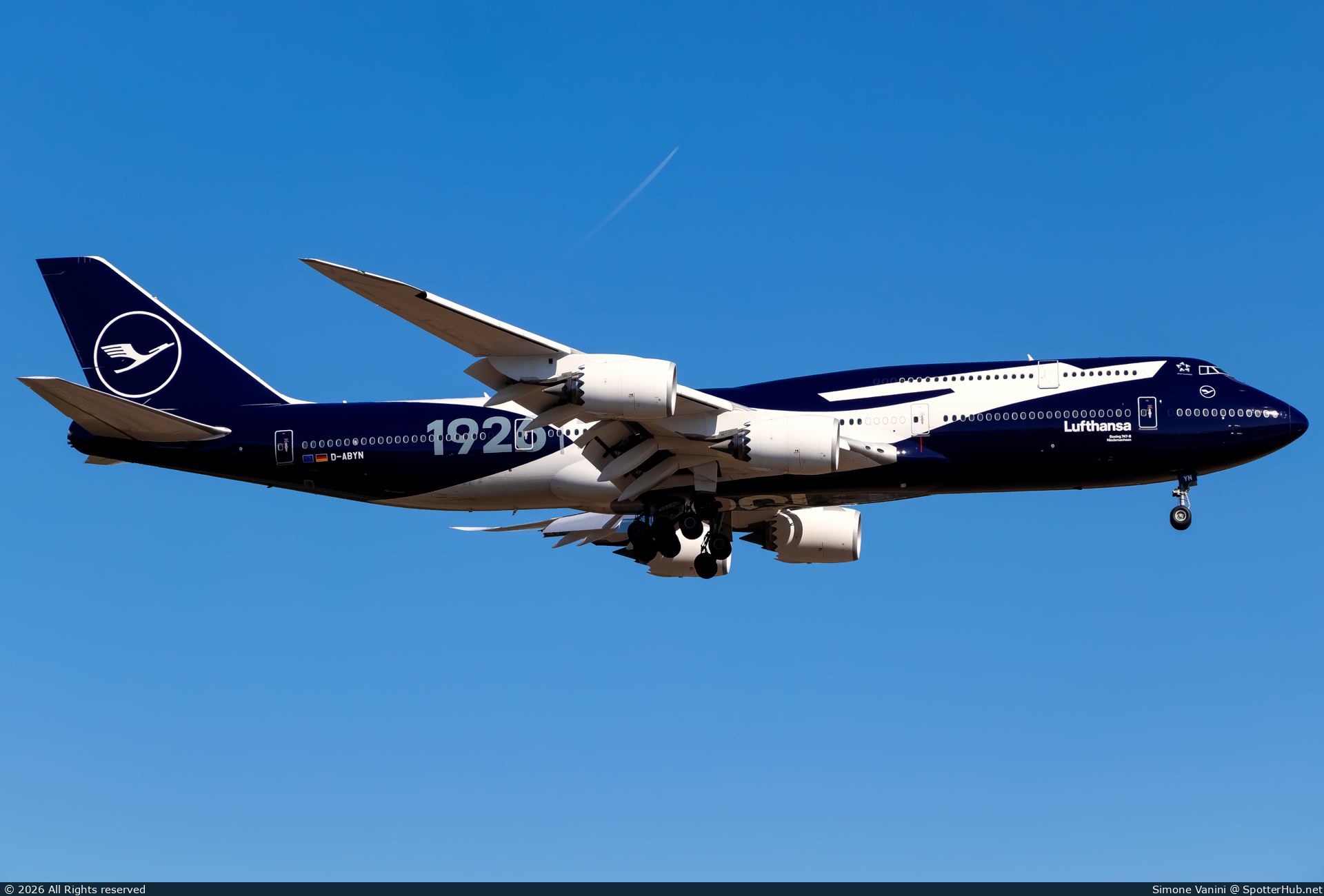 Photo of D-ABYN - Boeing 747-830 operated by Lufthansa