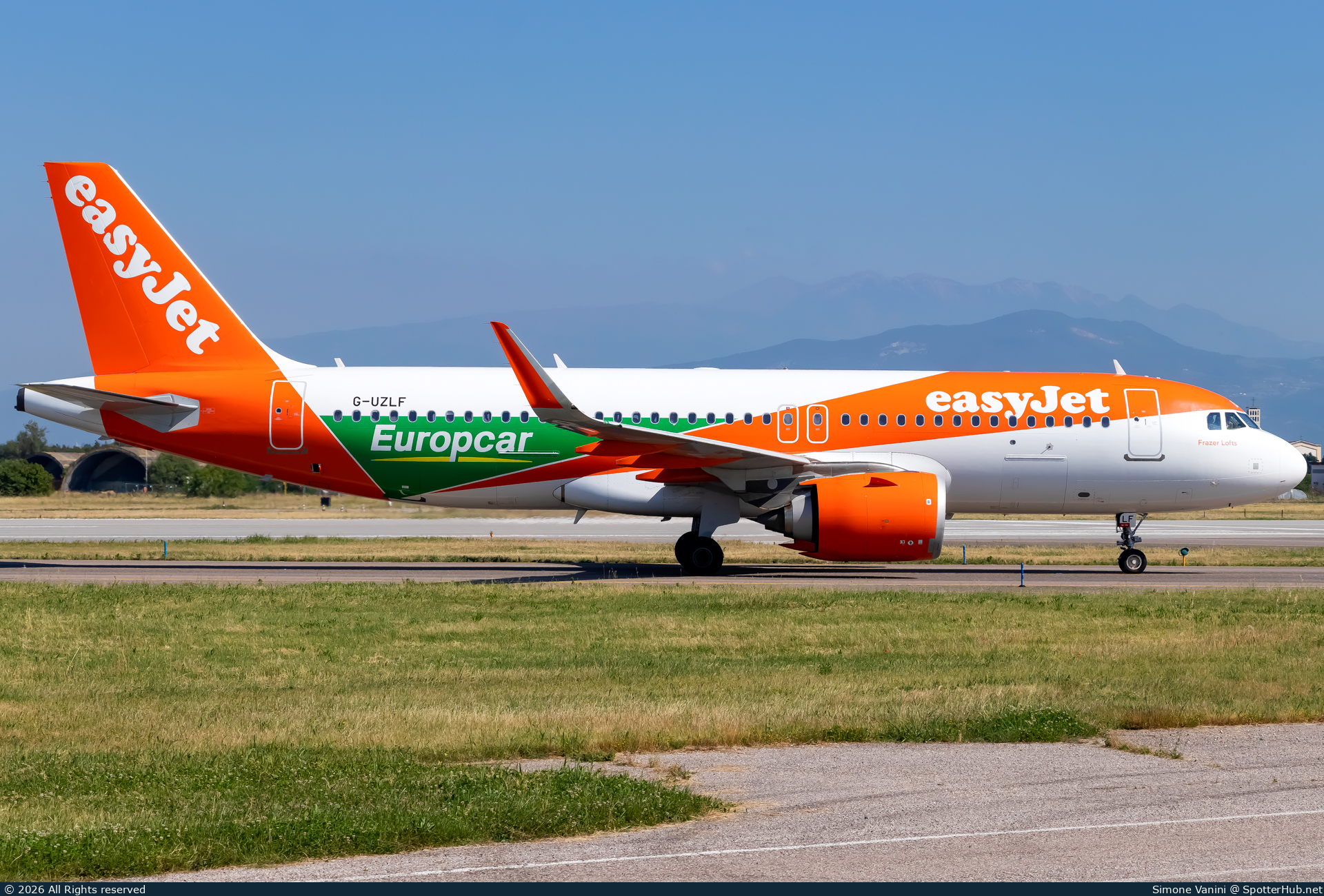 Photo of G-UZLF - Airbus A320-251N operated by easyJet