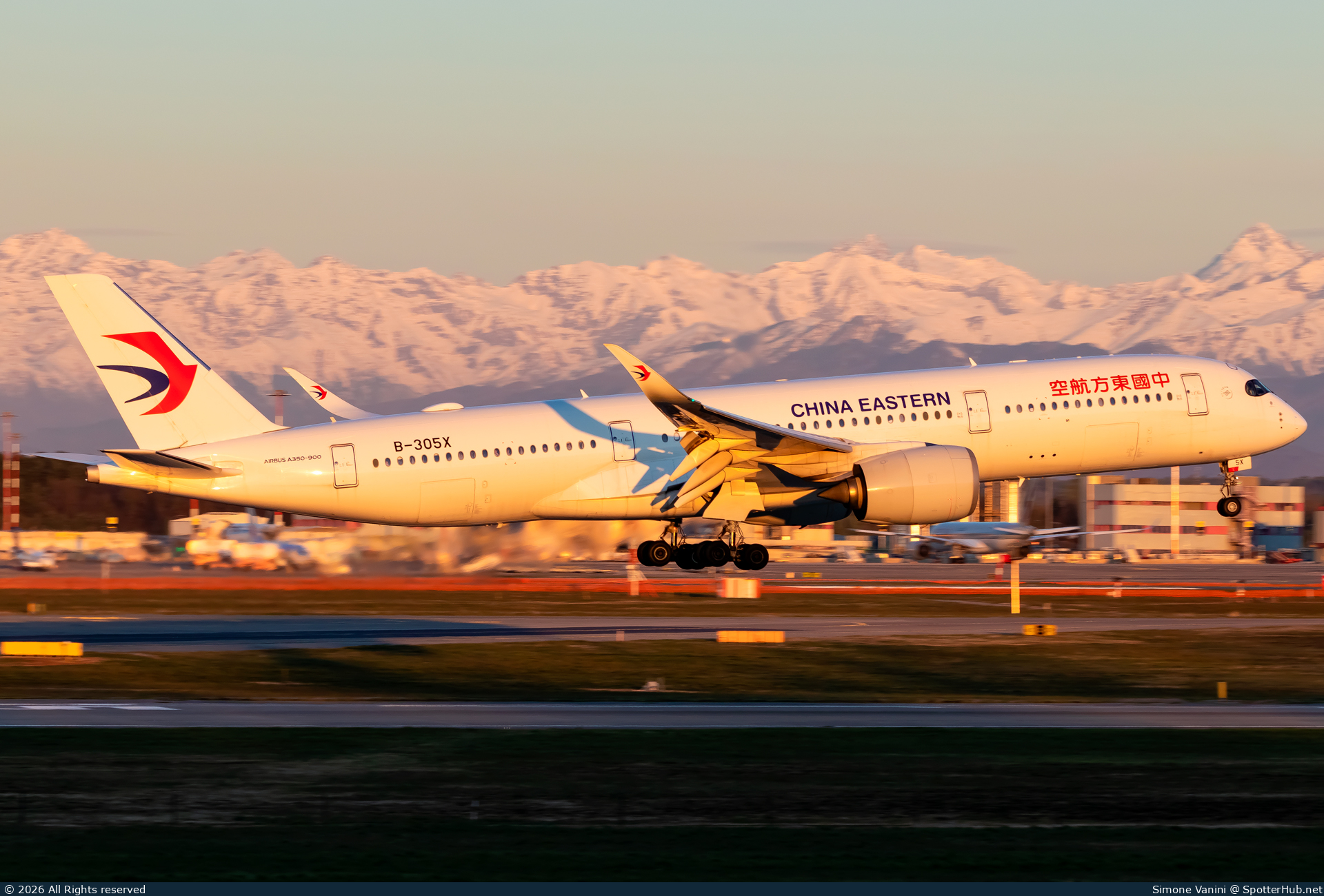 Photo of B-305X - Airbus A350-941 operated by China Eastern Airlines