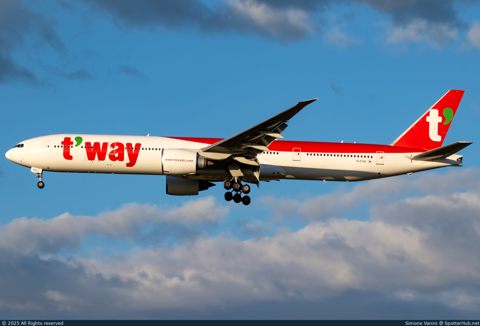 Photo of HL8706 - Boeing 777-367(ER) operated by T'Way Air