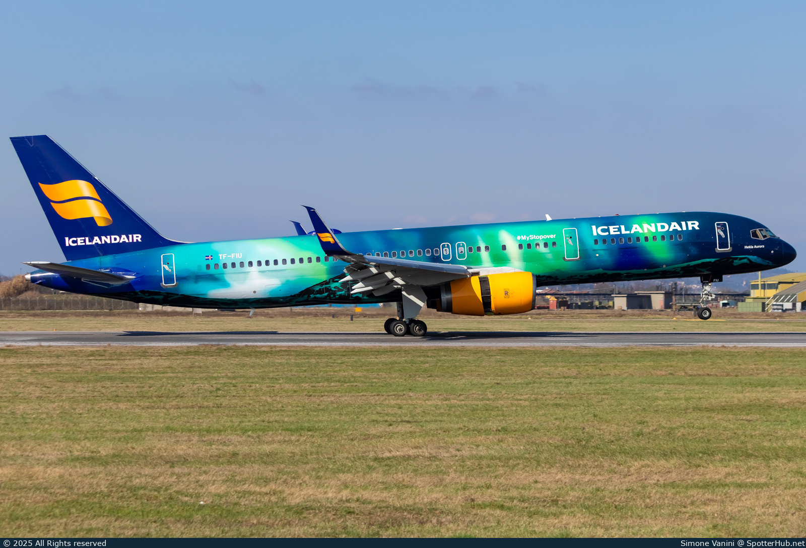Photo of TF-FIU - Boeing 757-256 operated by Icelandair