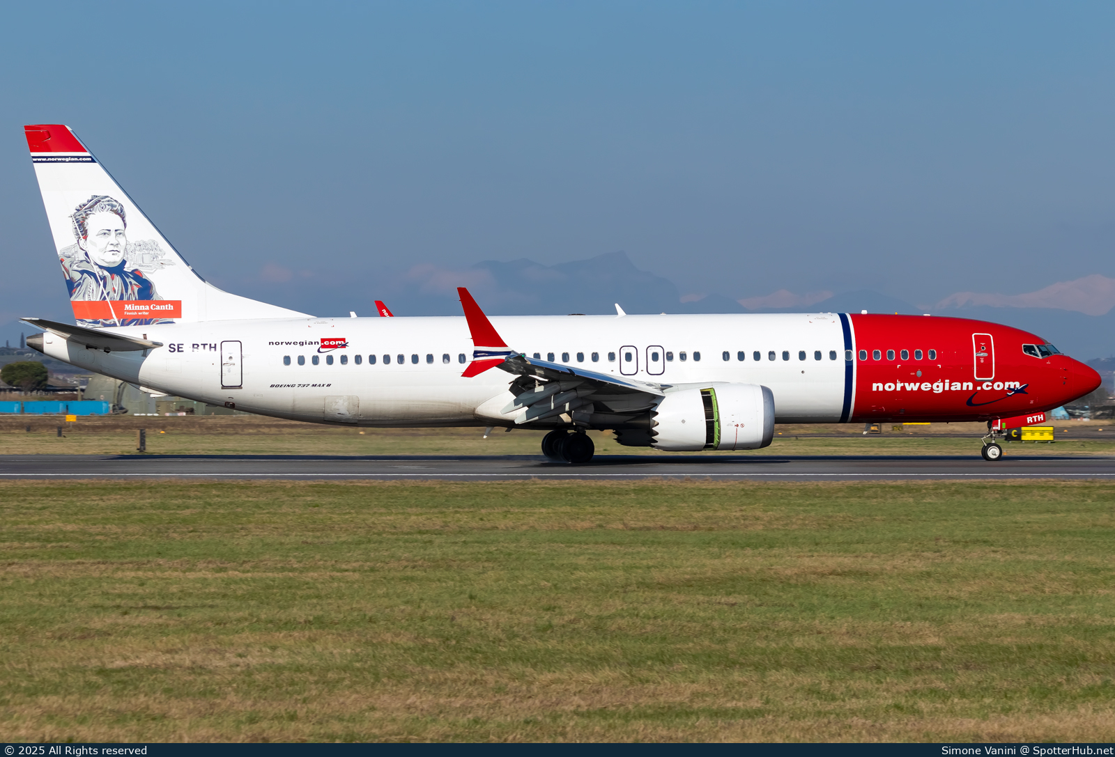 Photo of SE-RTH - Boeing 737 MAX 8 operated by Norwegian Air Sweden