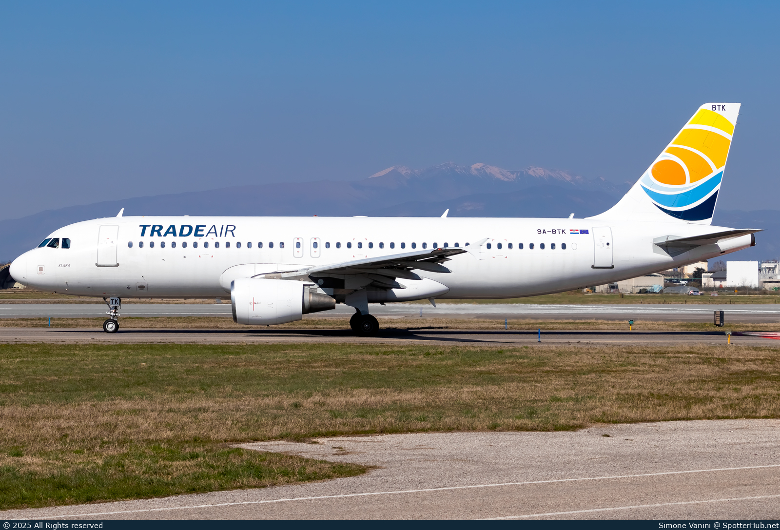 Photo of 9A-BTK - Airbus A320-214 operated by Trade Air