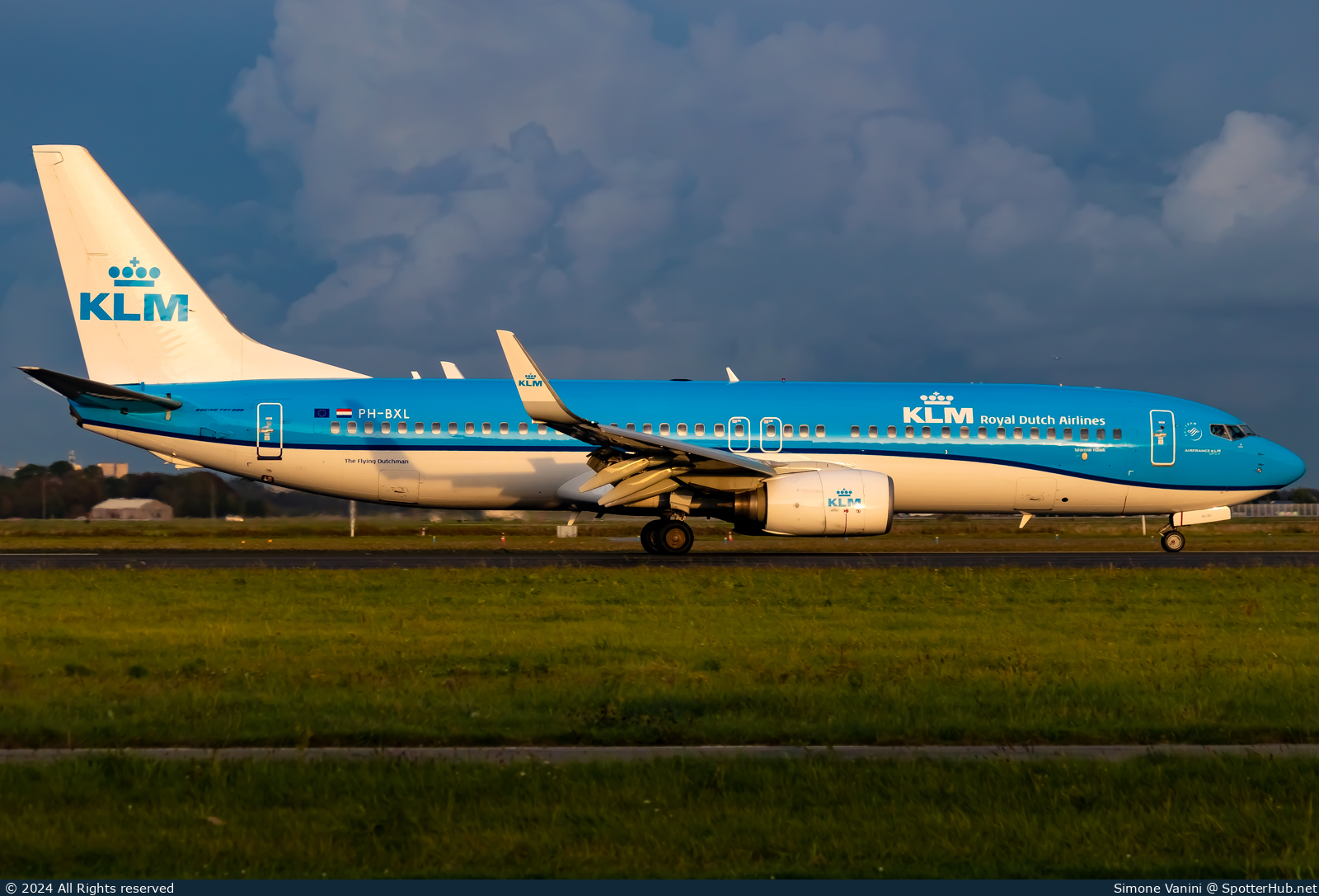 Photo of PH-BXL - Boeing 737-8K2 operated by KLM Royal Dutch Airlines