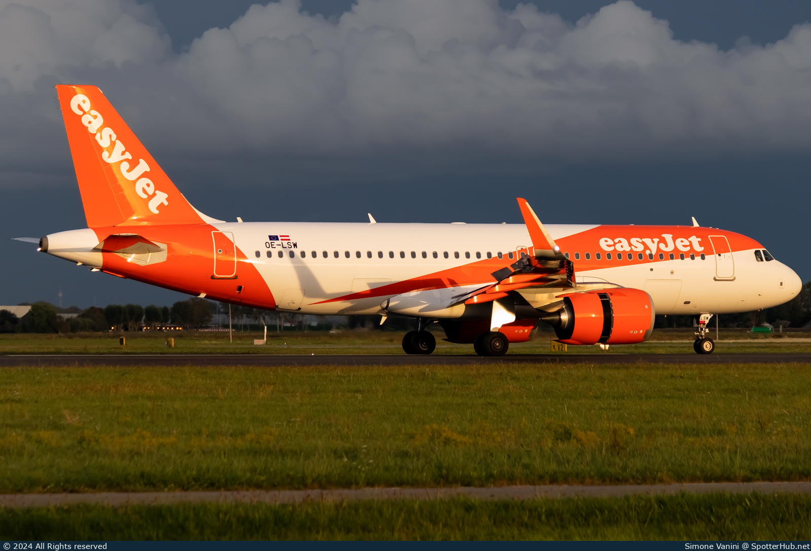 Photo of OE-LSW - Airbus A320-251N operated by easyJet Europe