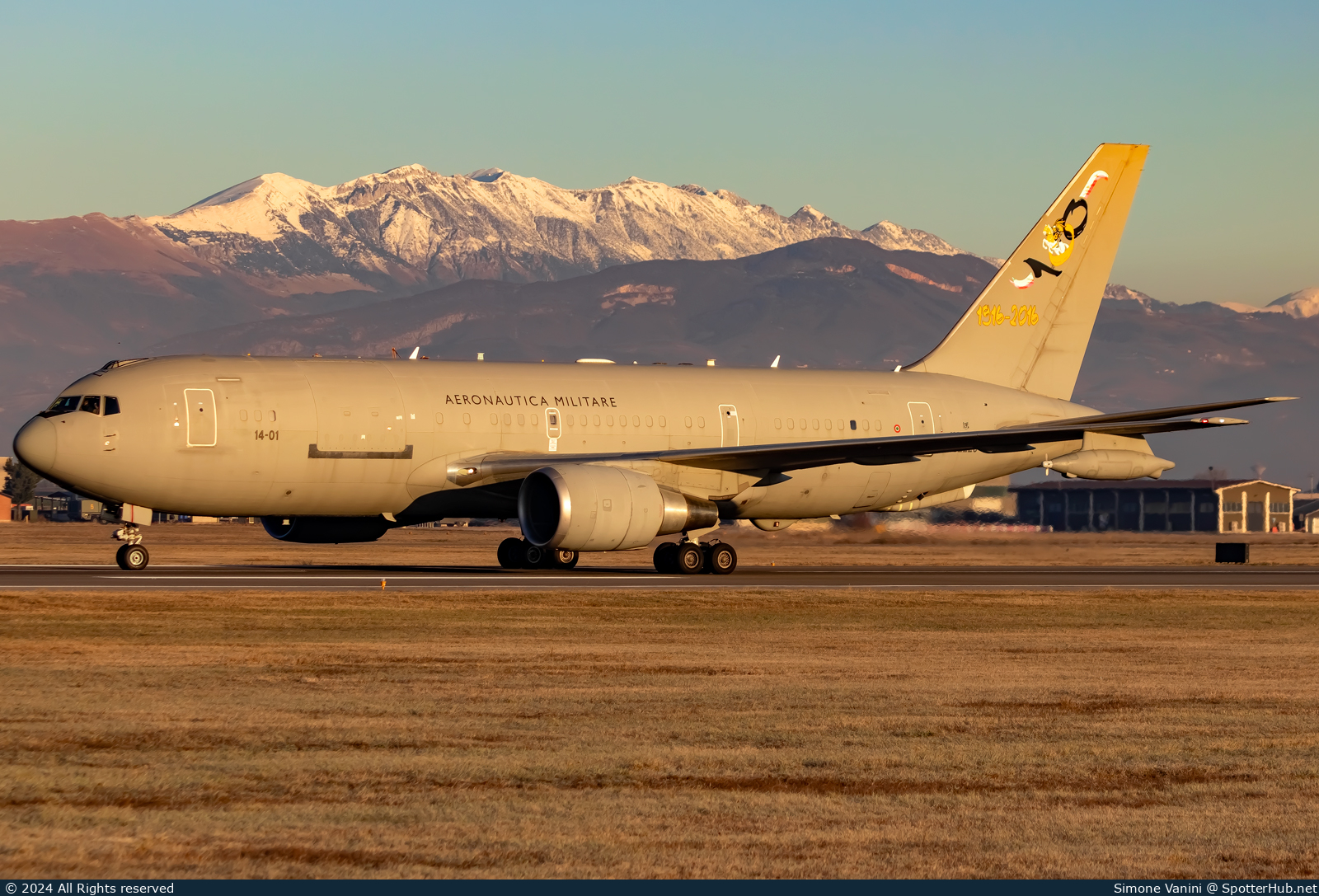 Photo of MM62226 - Boeing KC-767A operated by Italian Air Force