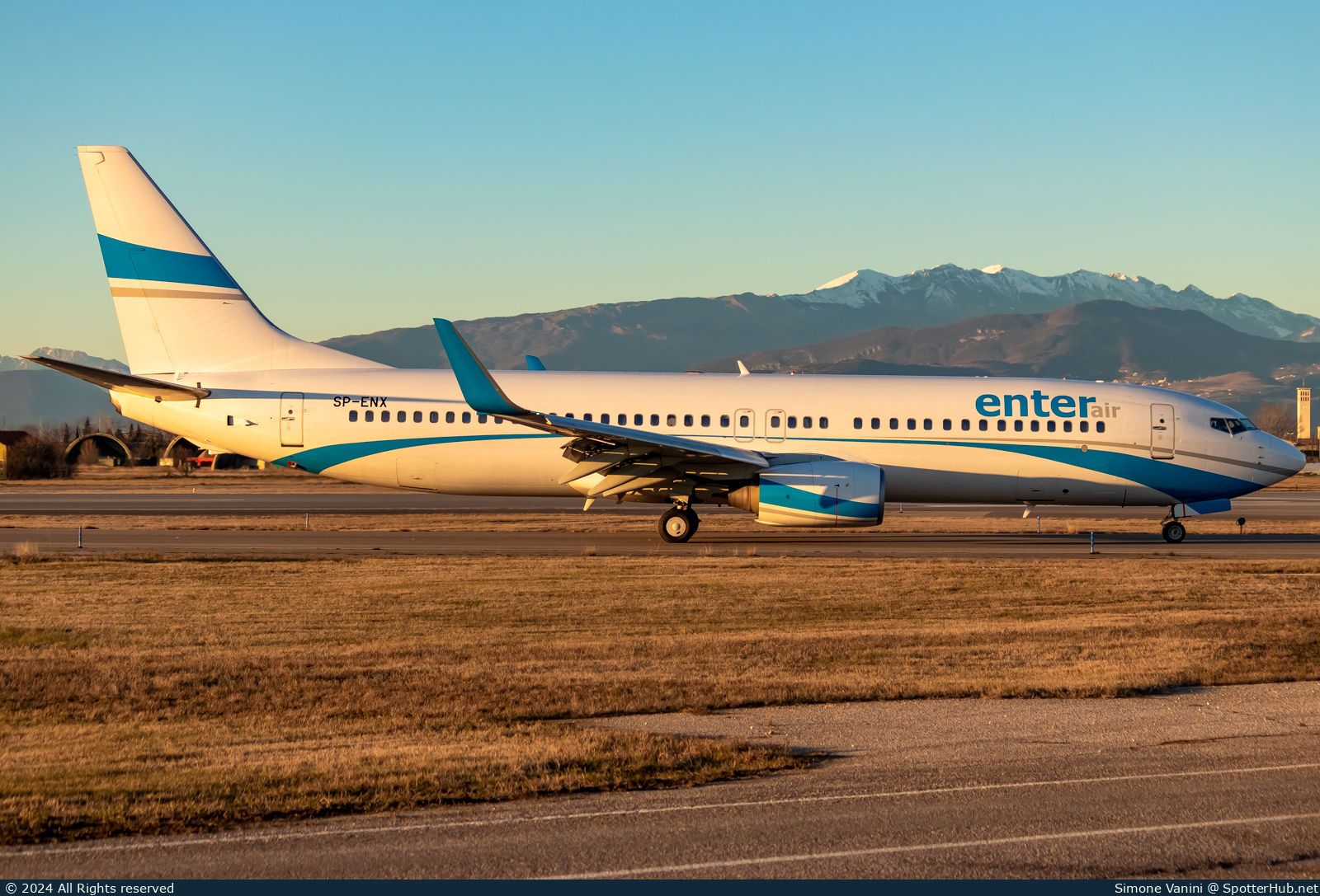 Photo of SP-ENX - Boeing 737-8Q8 operated by Enter Air