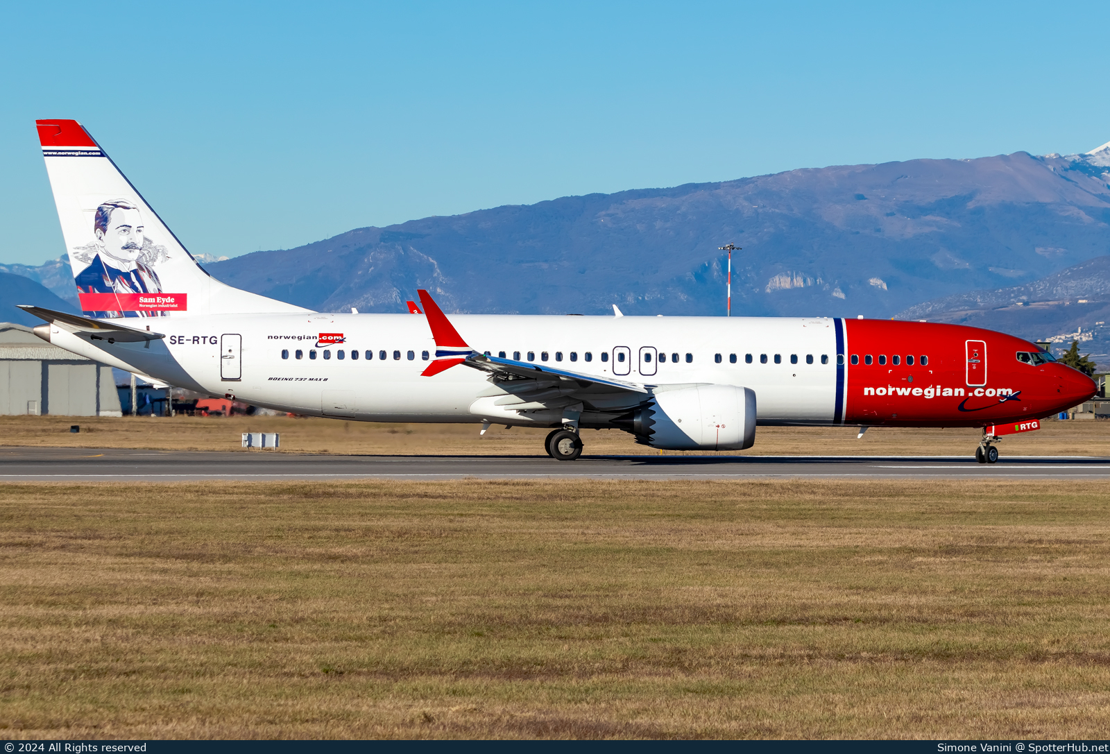 Photo of SE-RTG - Boeing 737 MAX 8 operated by Norwegian Air Sweden