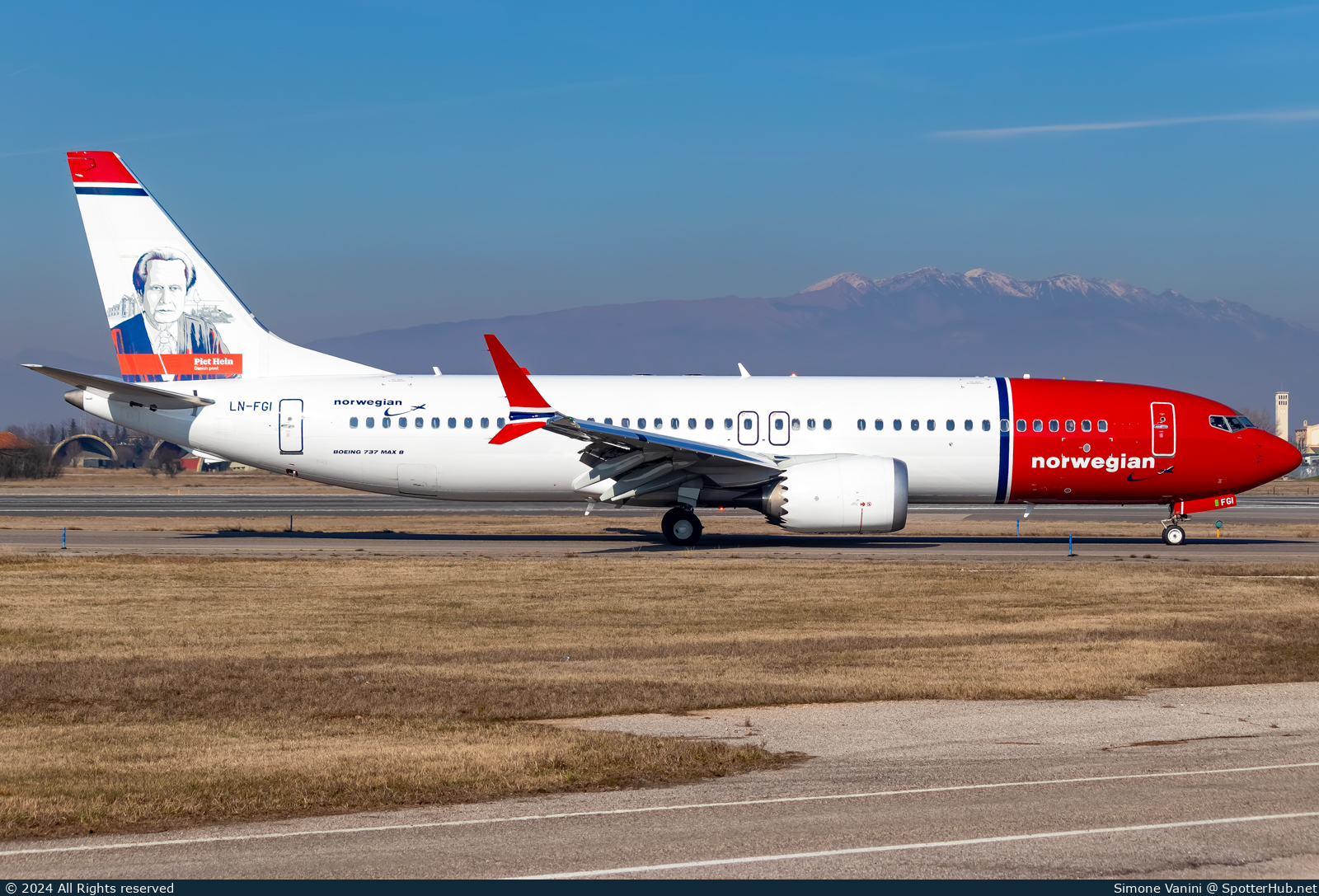 Photo of LN-FGI - Boeing 737 MAX 8 operated by Norwegian Air Shuttle