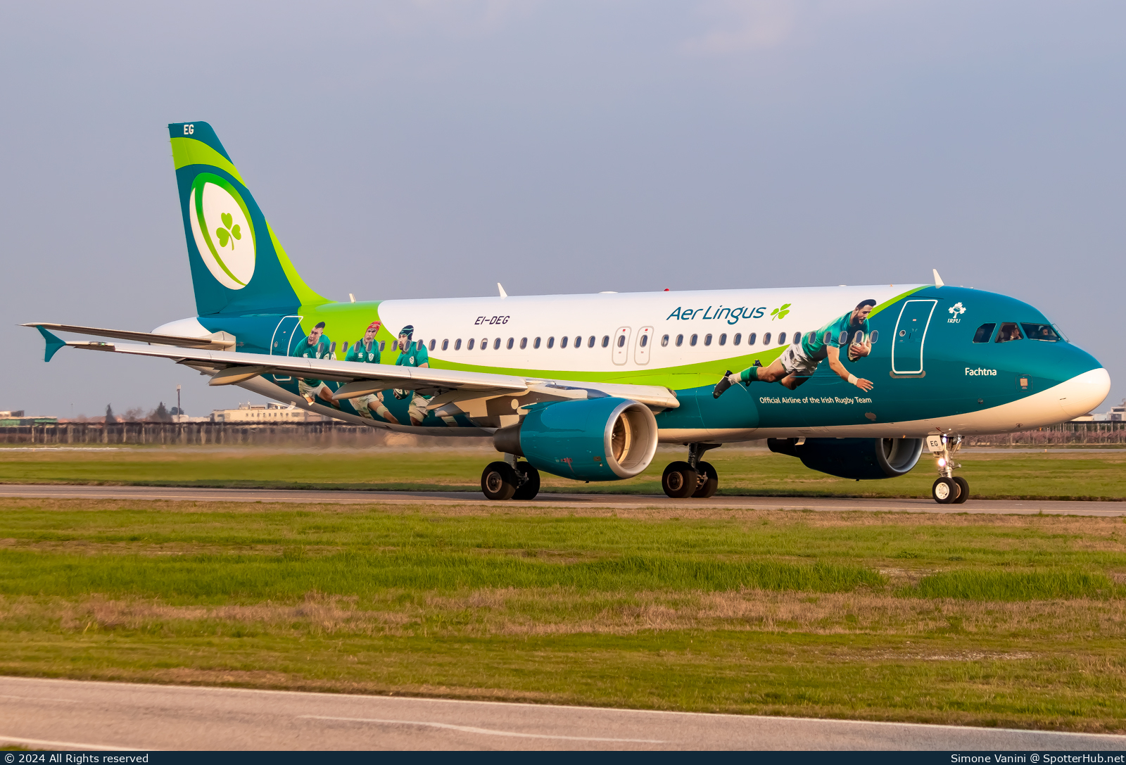 Photo of EI-DEG - Airbus A320-214 operated by Aer Lingus