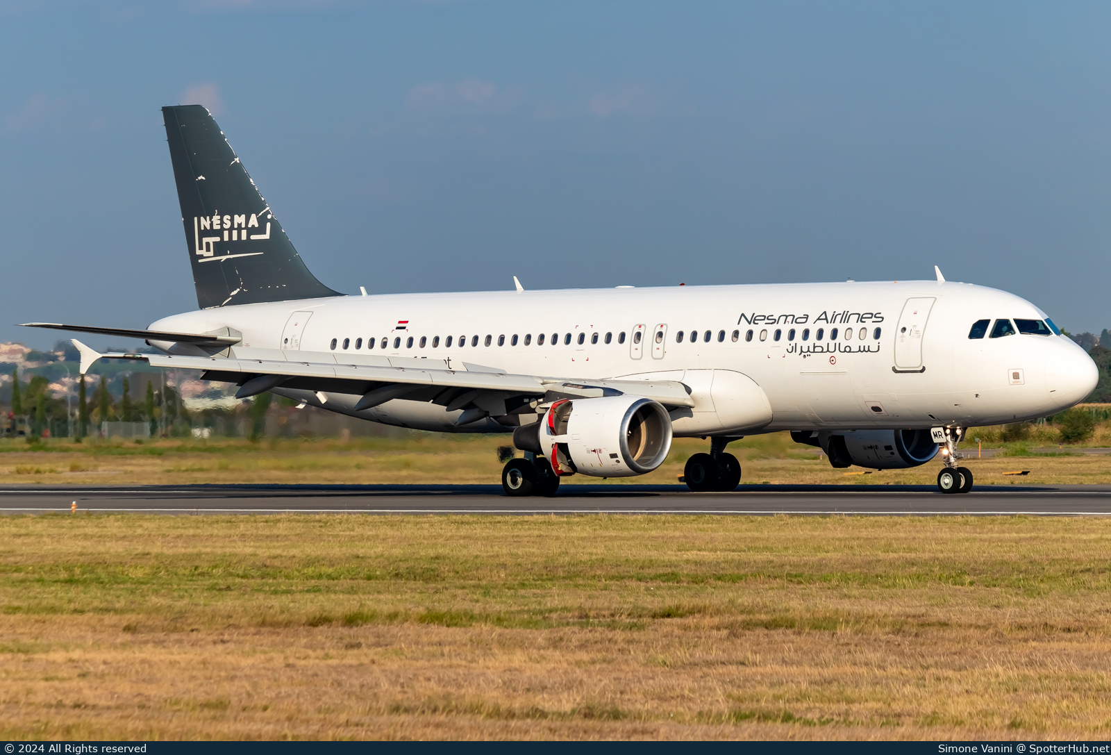 Photo of SU-NMR - Airbus A320-214 operated by Nesma Airlines