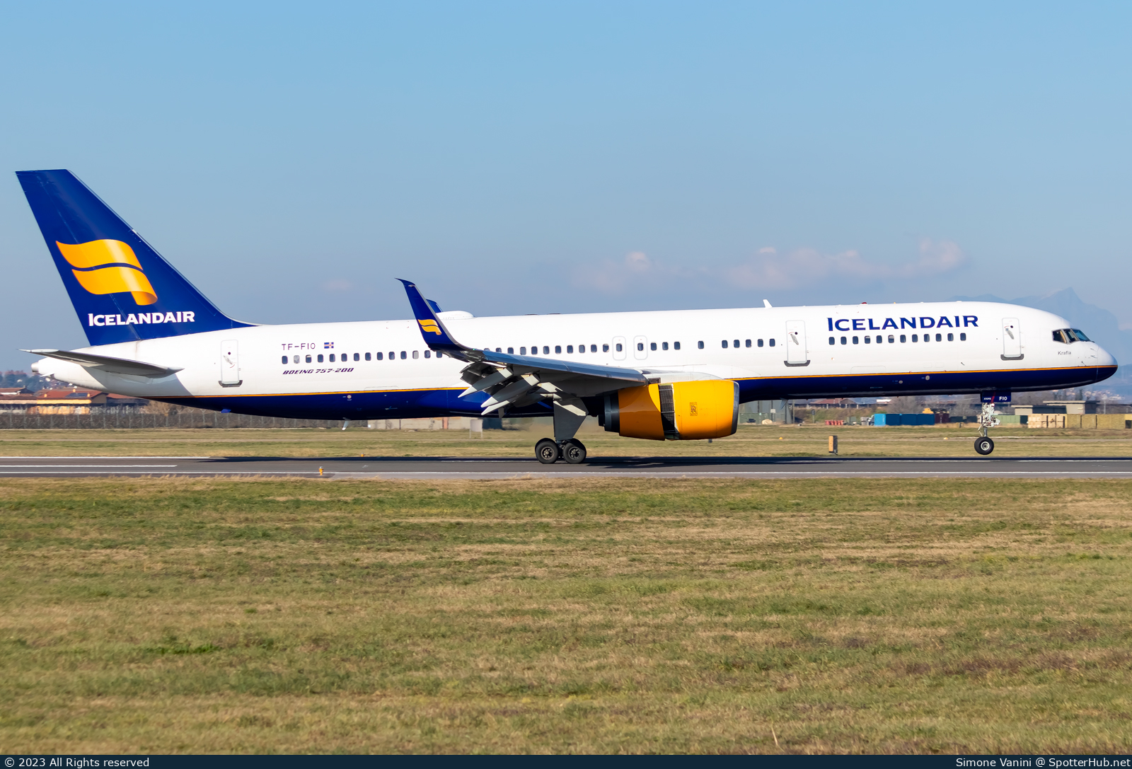 Photo of TF-FIO - Boeing 757-208 operated by Icelandair