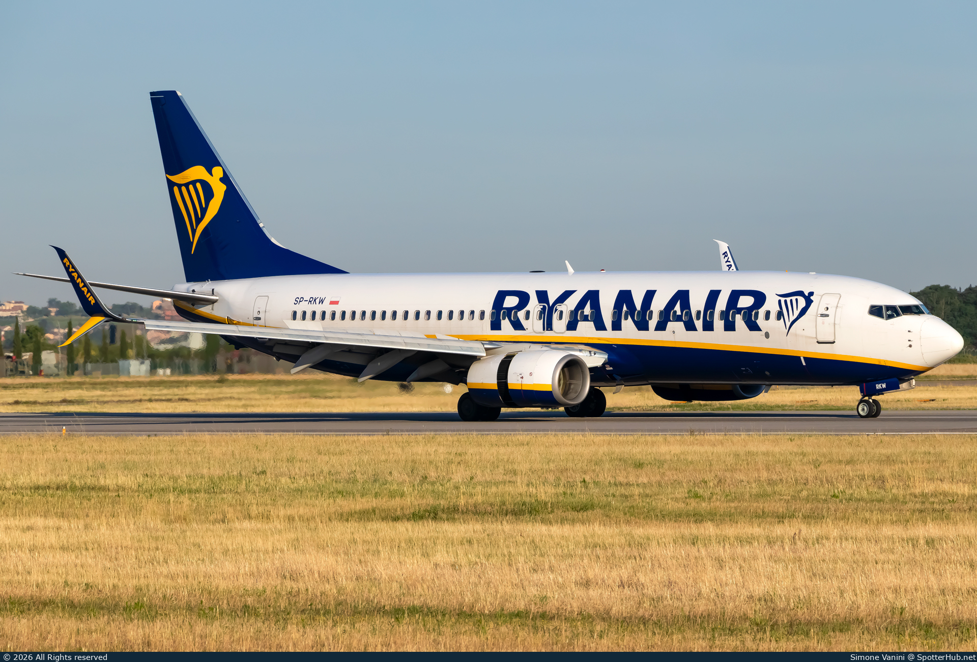 Photo of SP-RKW - Boeing 737-8AS operated by Ryanair (opb Buzz)