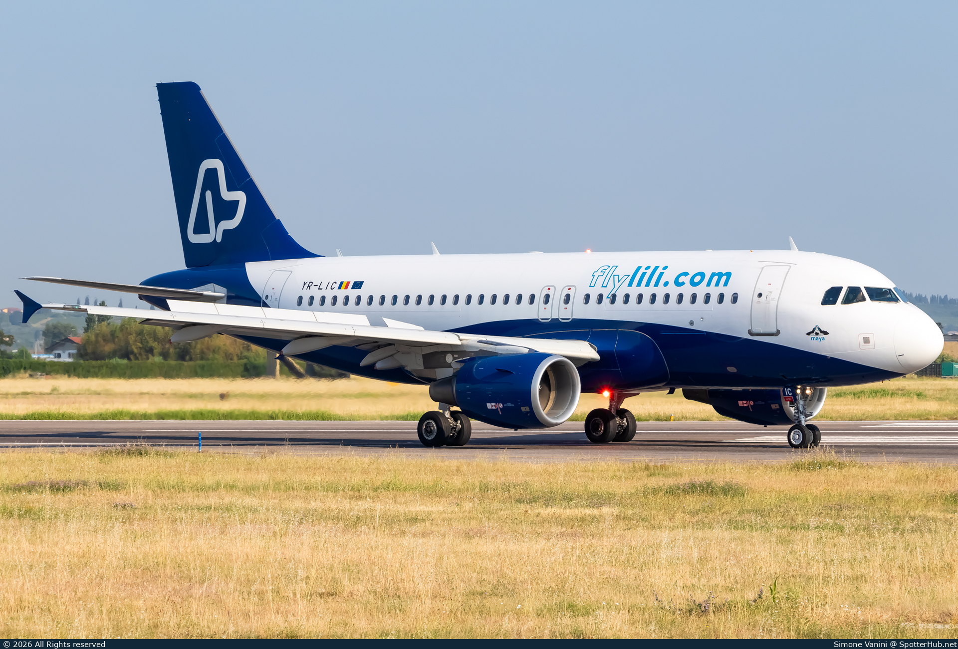 Photo of YR-LIC - Airbus A319-112 operated by Fly Lili